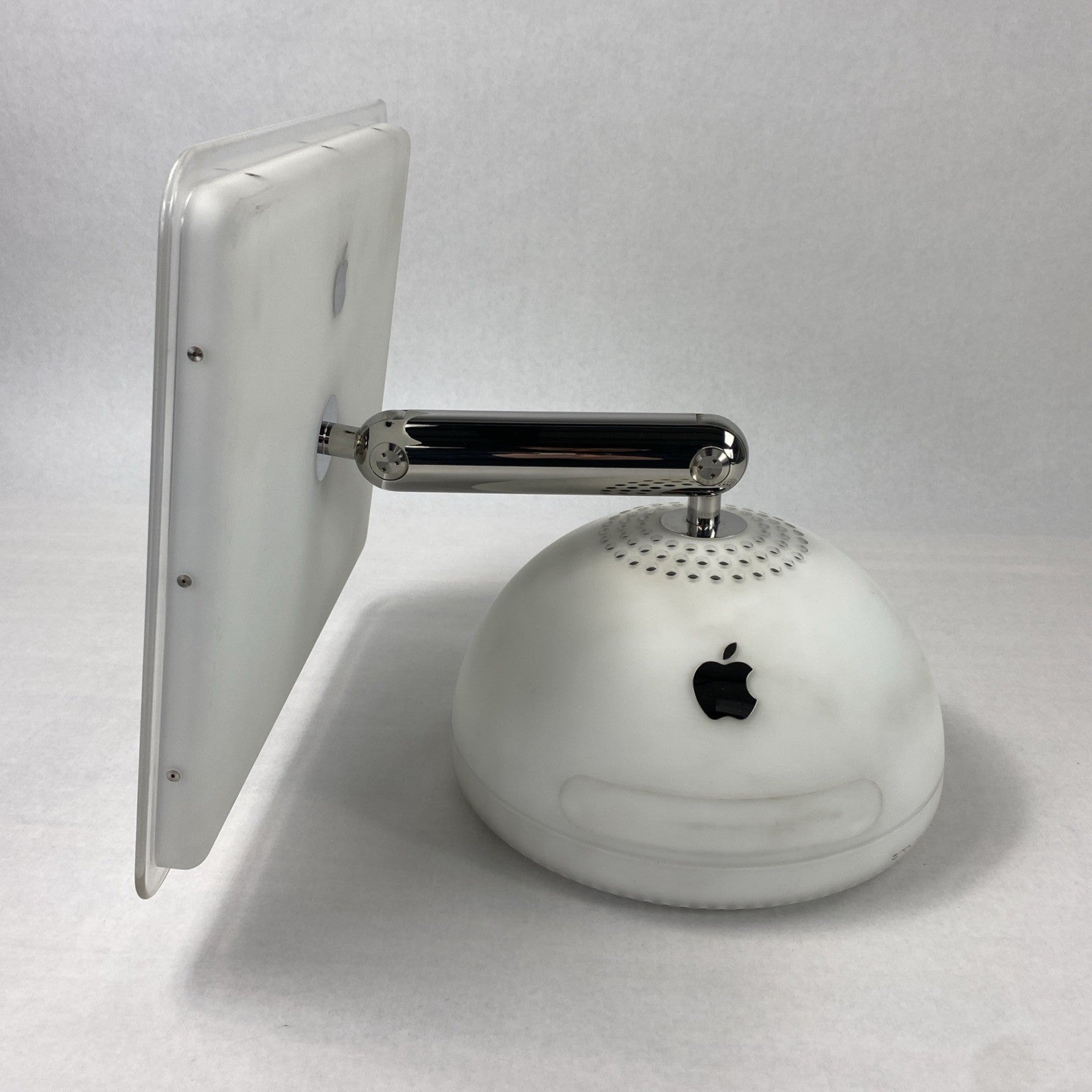 Apple M6498 iMac G4 / 800 15" 2002 PowerPC G4 2.10 GHz 768 MB RAM No HDD No OS