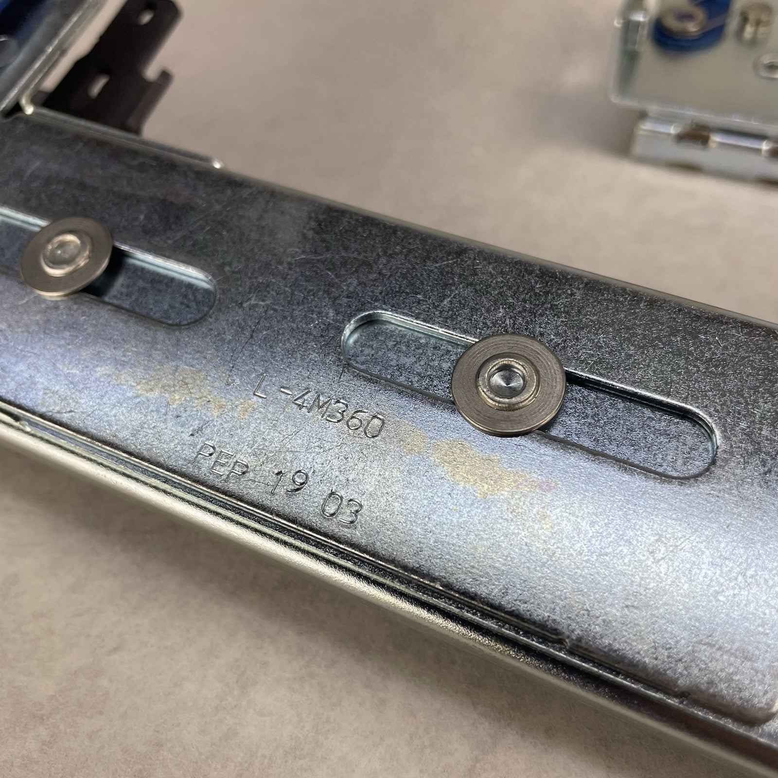 Dell R-6M364 L-4M360 Rack Slides For PowerEdge Servers