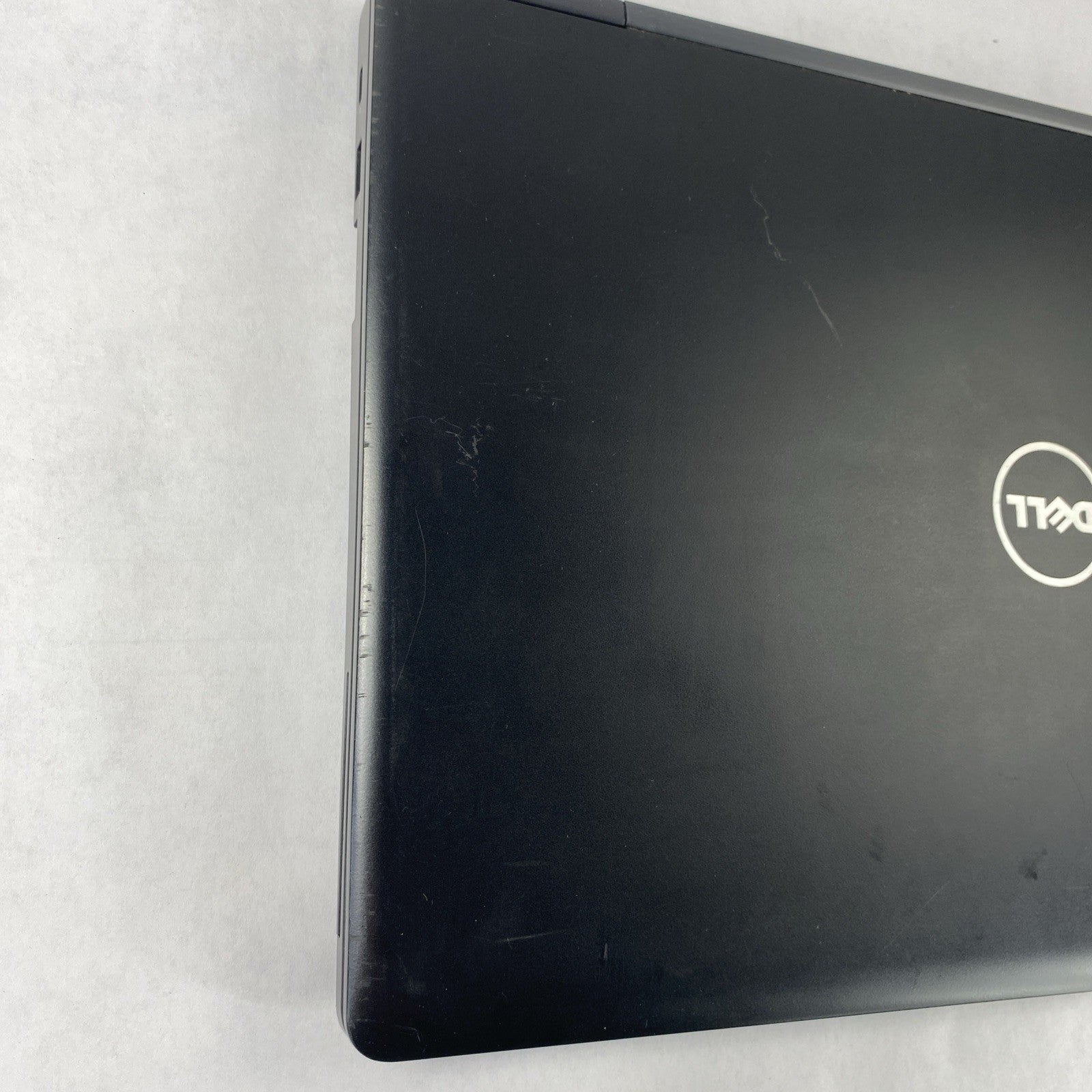 Dell Latitude 5580 Core i5-7300U 2.60 GHz 8 GB RAM 15.6" No Battery No HDD No OS