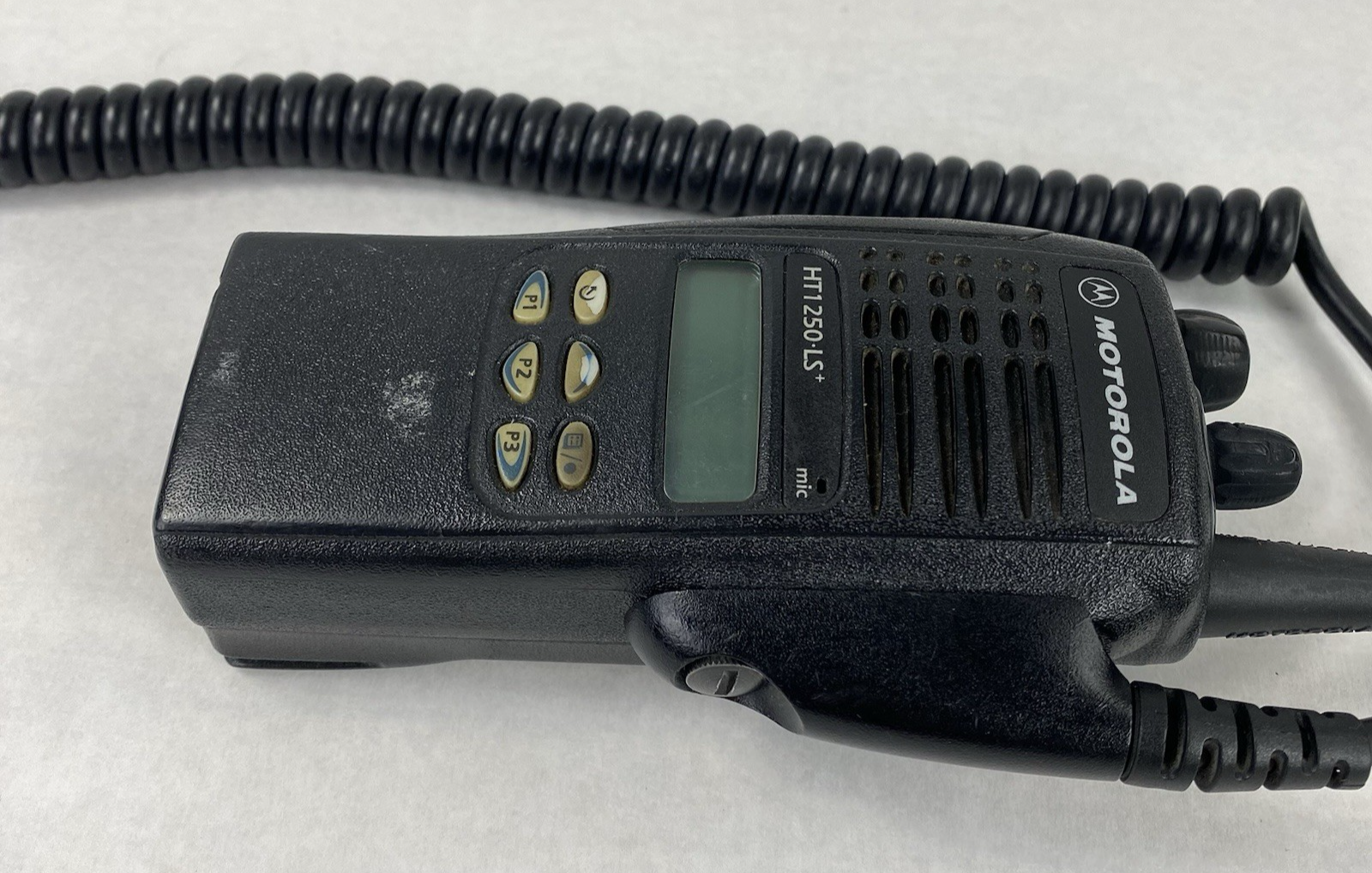 Motorola HT1250 LS + AAH25RDH9DP7AN Two Way Radio with Battery and Mic Untested