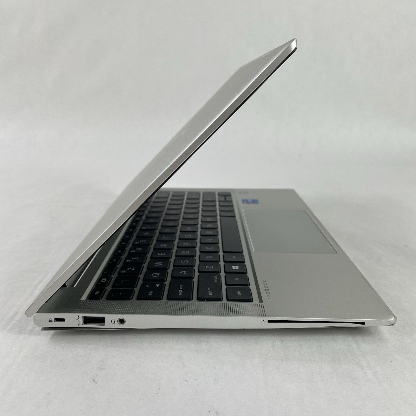 HP ProBook 630 G8 13.3" i7-1165G7 2.80 GHz 8 GB RAM No SSD No OS - Dinged Corner5