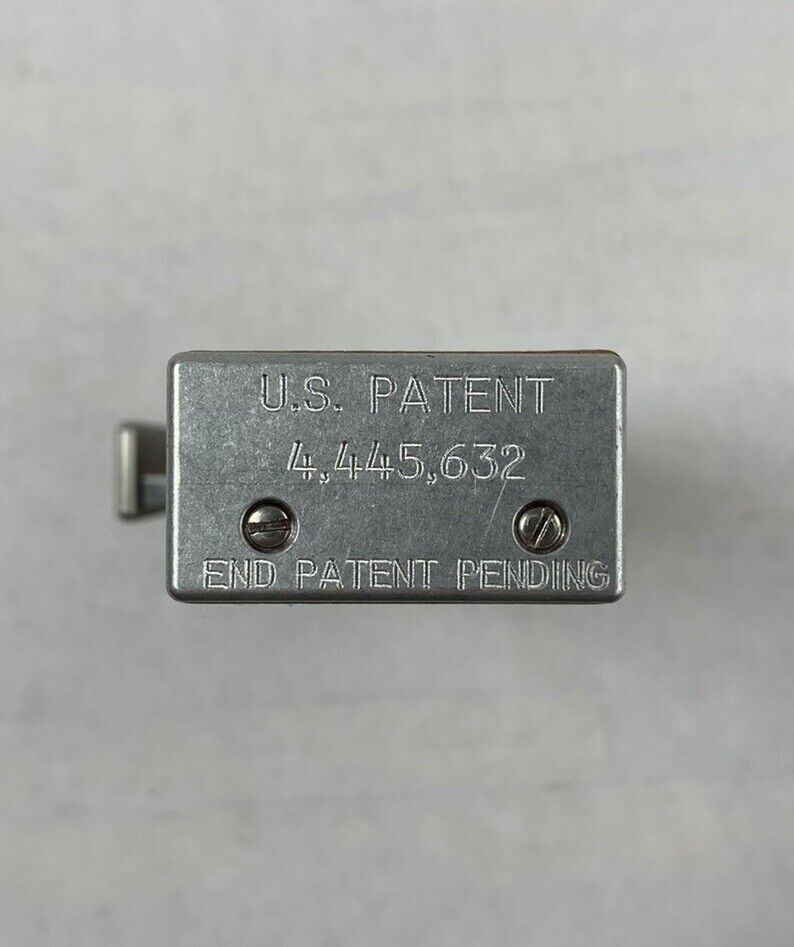 CSI Shuttle Fiber Solutions Apparatus for Cleaving Optical Fiber 4445632