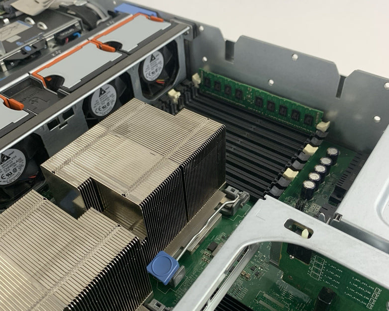Dell PowerEdge R710 Server 2X Xeon E5620 2.4 GHz 16 GB Perc 6li No OS No HDD
