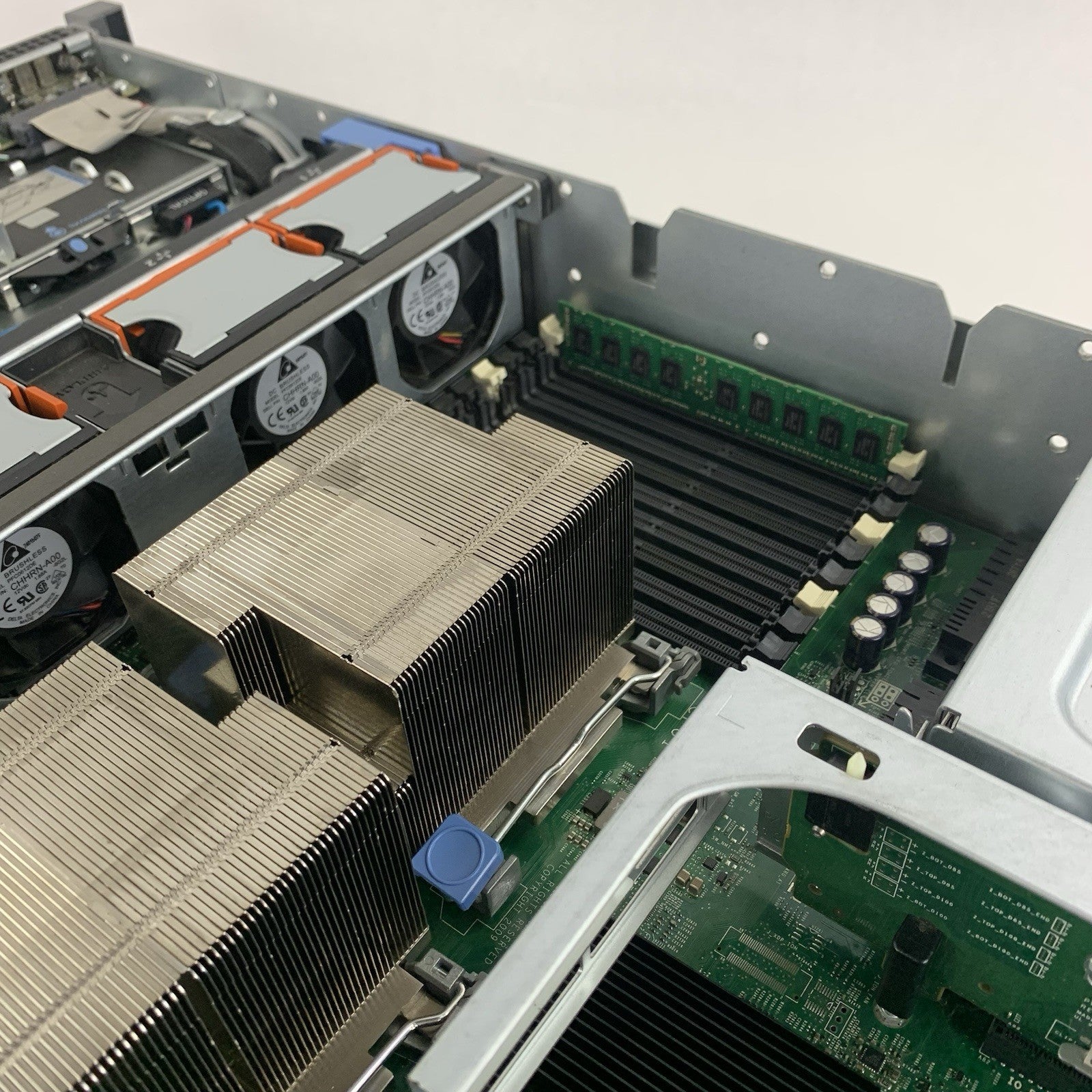 Dell PowerEdge R710 Server 2X Xeon E5620 2.4 GHz 16 GB Perc 6li No OS No HDD14