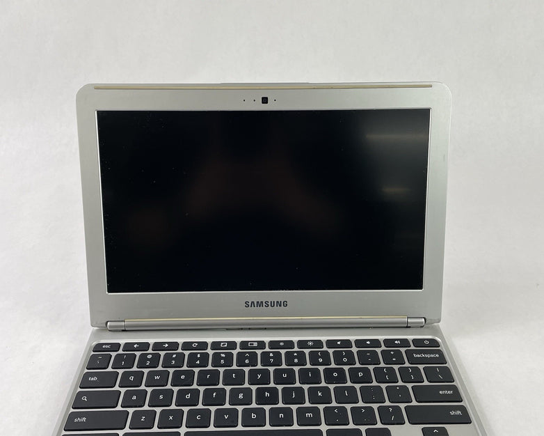 Samsung XE303C12 11.6" ARM V7 rev4 2 GB RAM 16 GB Storage No AC