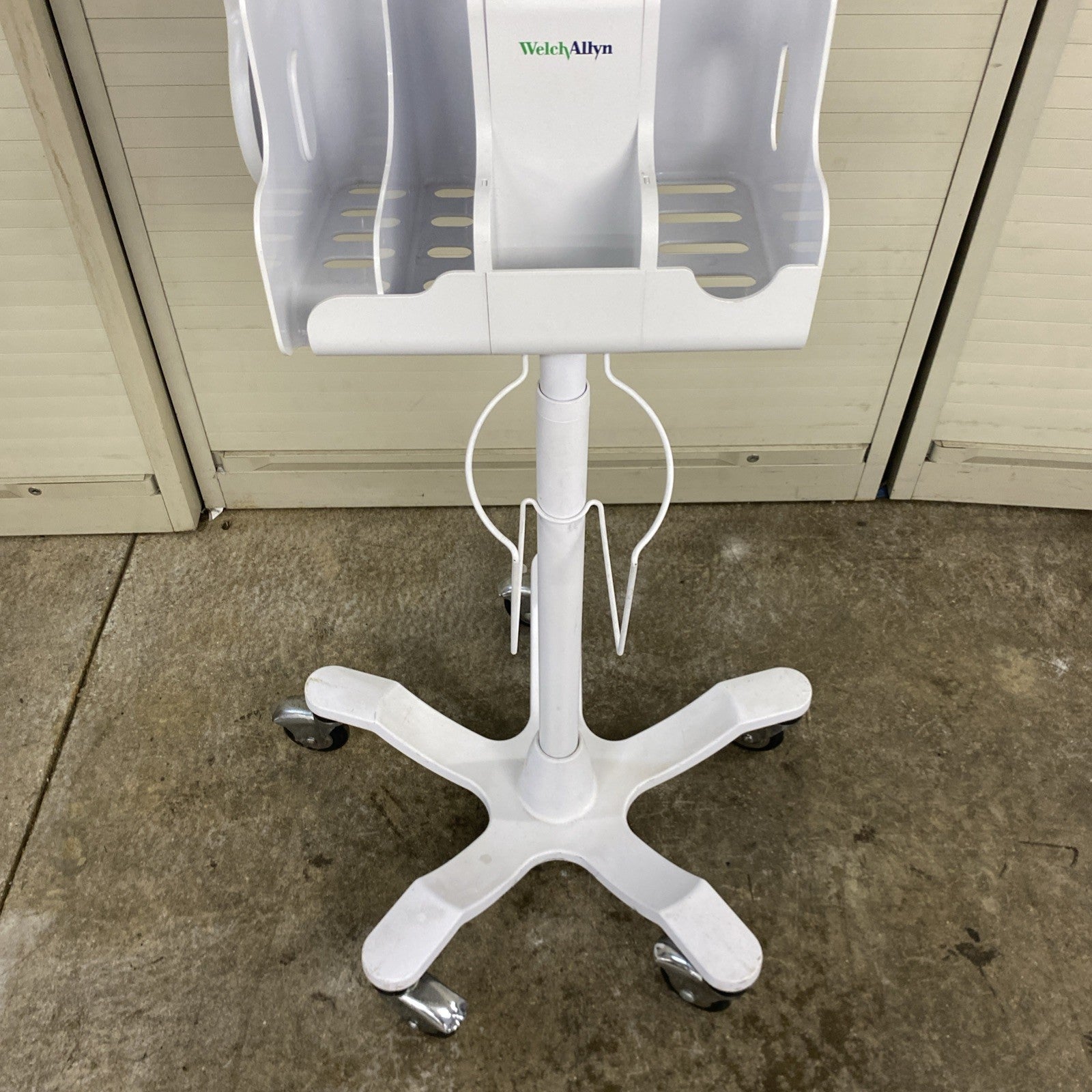 Welch Allyn 4800-60 Mobile Stand Rolling Cart for Vital Signs Monitor 6000Series3