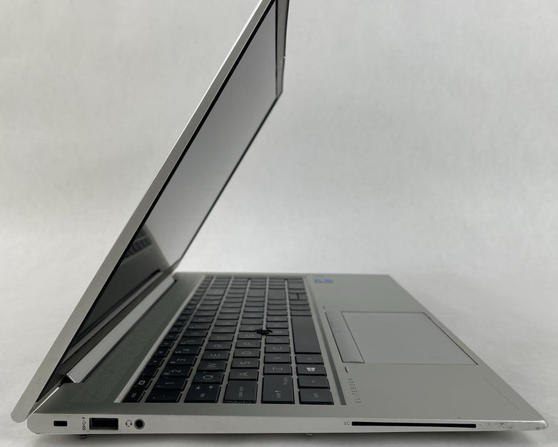 HP EliteBook 850 G8 15.6" i5-1145G7 2.60 GHz 8 GB RAM No SSD/OS/AC/Batt - Bottom