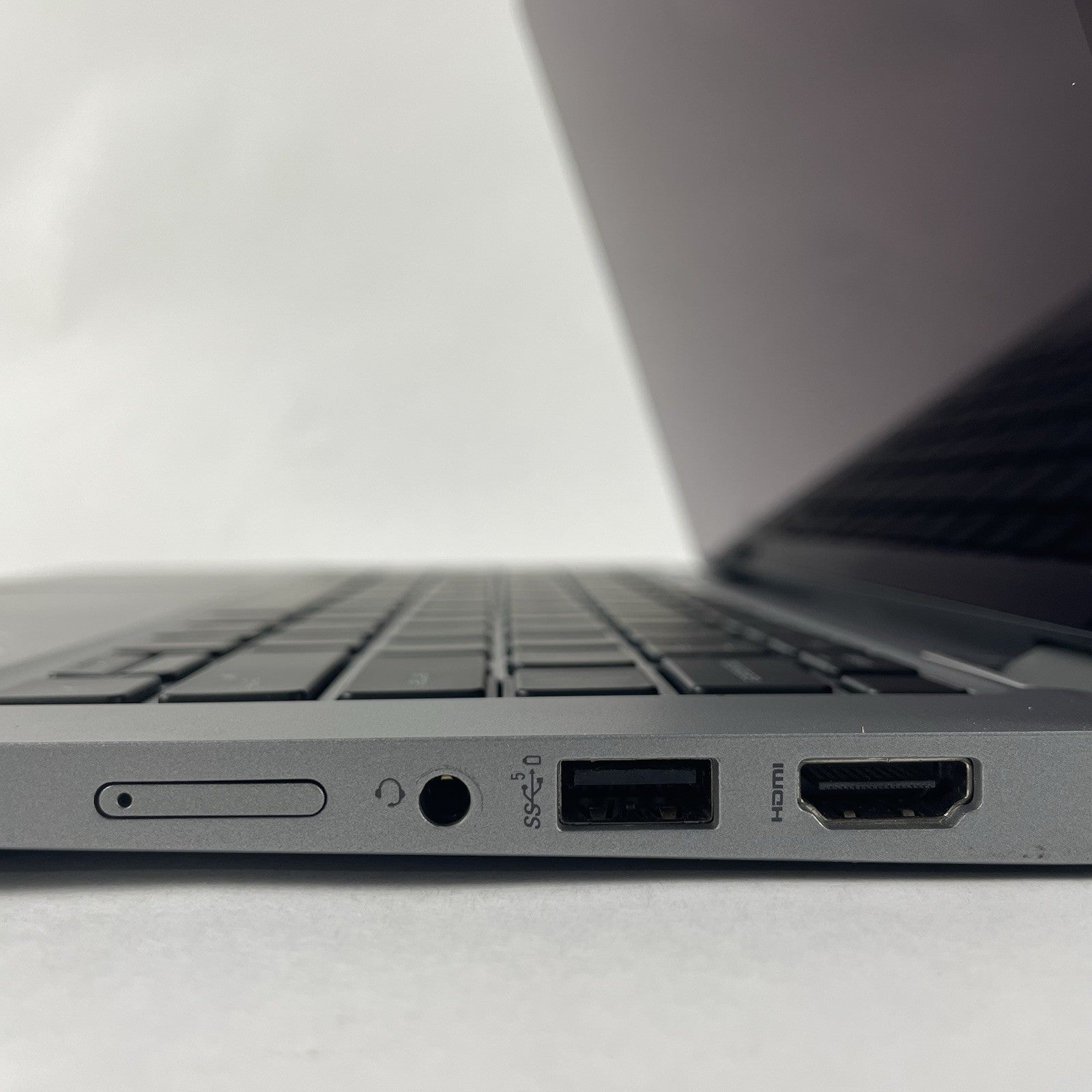 Dell Latitude 5330 13.3" i5-1235U 3.96 GHz 16 GB RAM No SSD/OS/AC - Bad Vents8