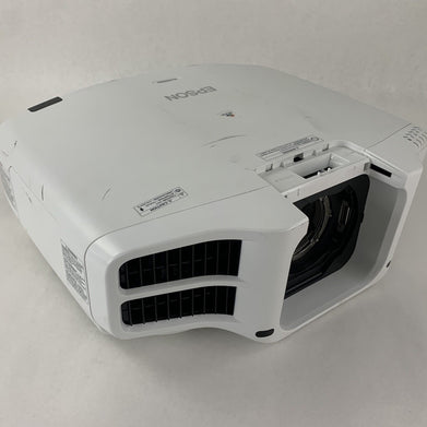 Epson Pro G7400U H762A 3LCD Projector - Parts or Repair