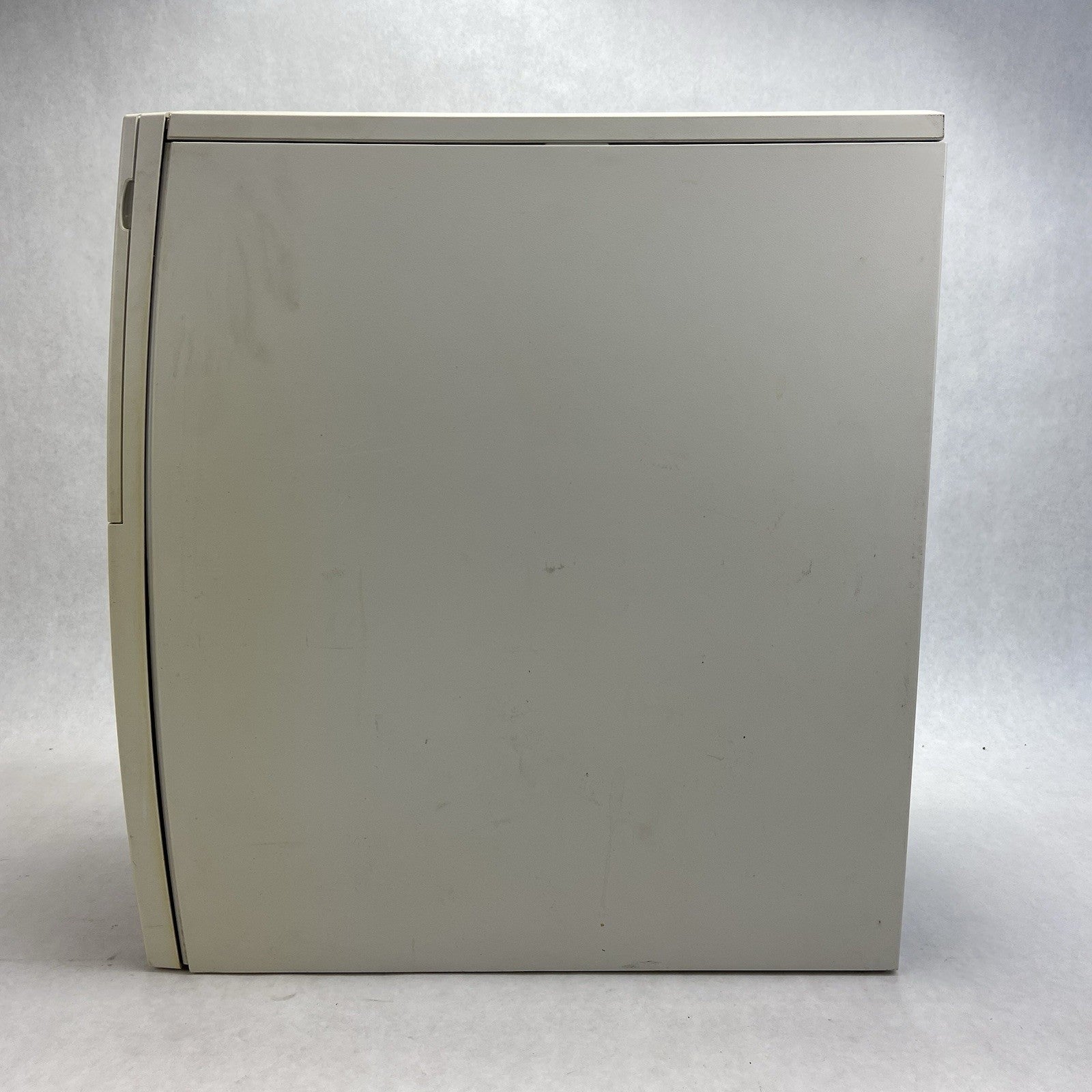 Gateway 2000 LP Mini-Tower Intel Pentium MMX 199MHz 32MB RAM No HDD No OS3