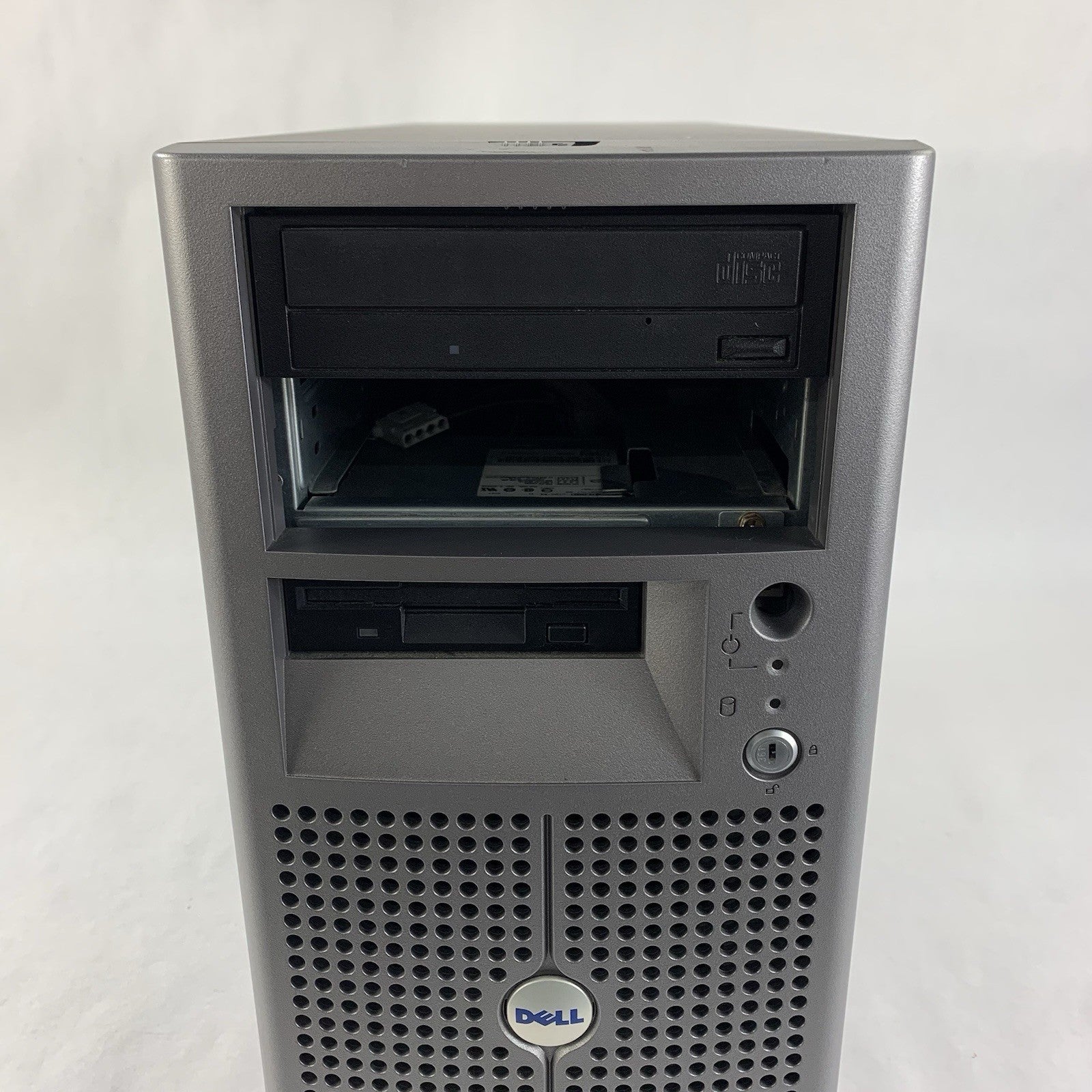 Dell PowerEdge 700 Tower Server 1x Pentium 4 2.8 GHz 2 GB Ram No OS No HDD2