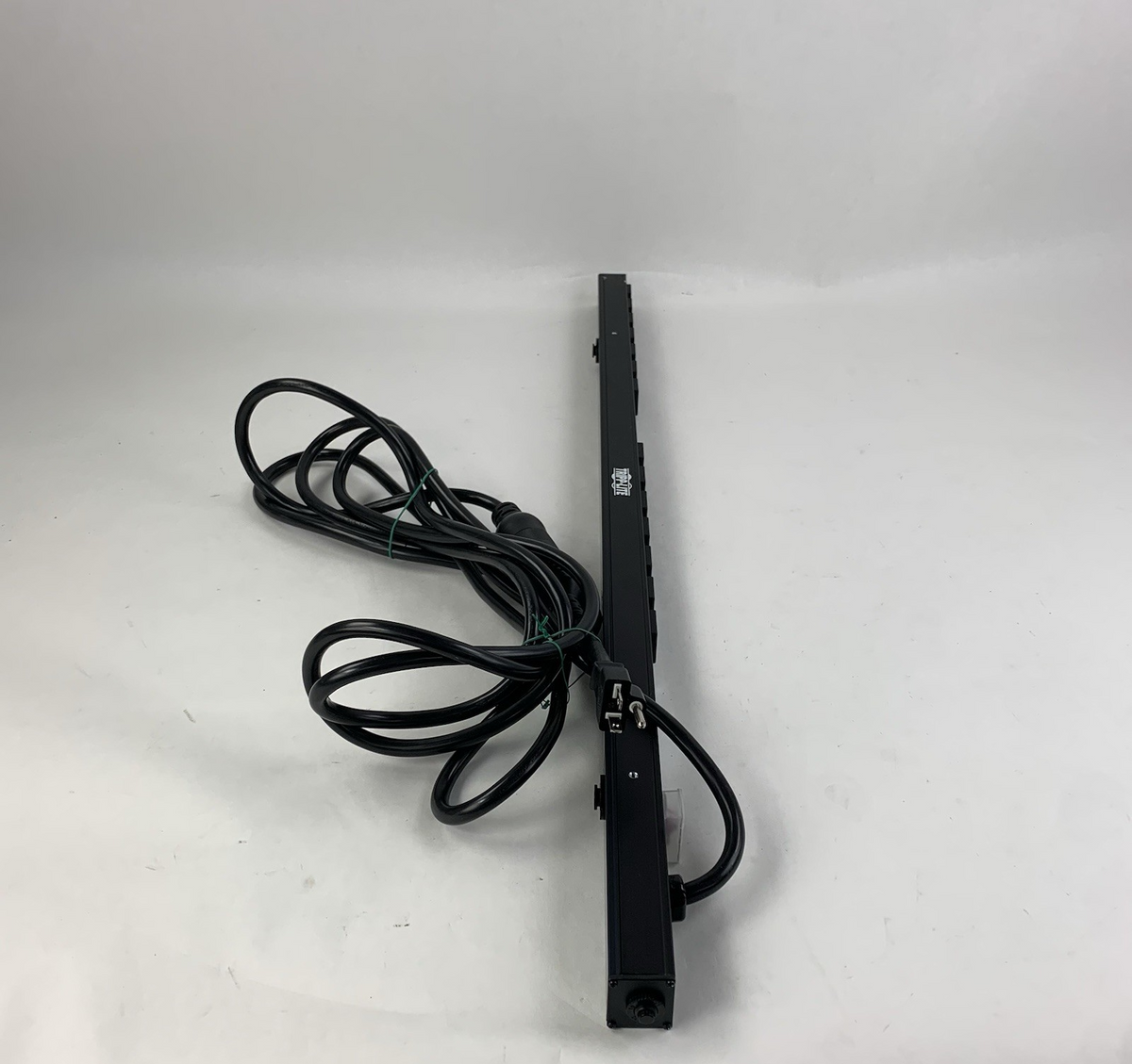 TRIPP LITE PDUMV20 36 Power Strip   Untested3