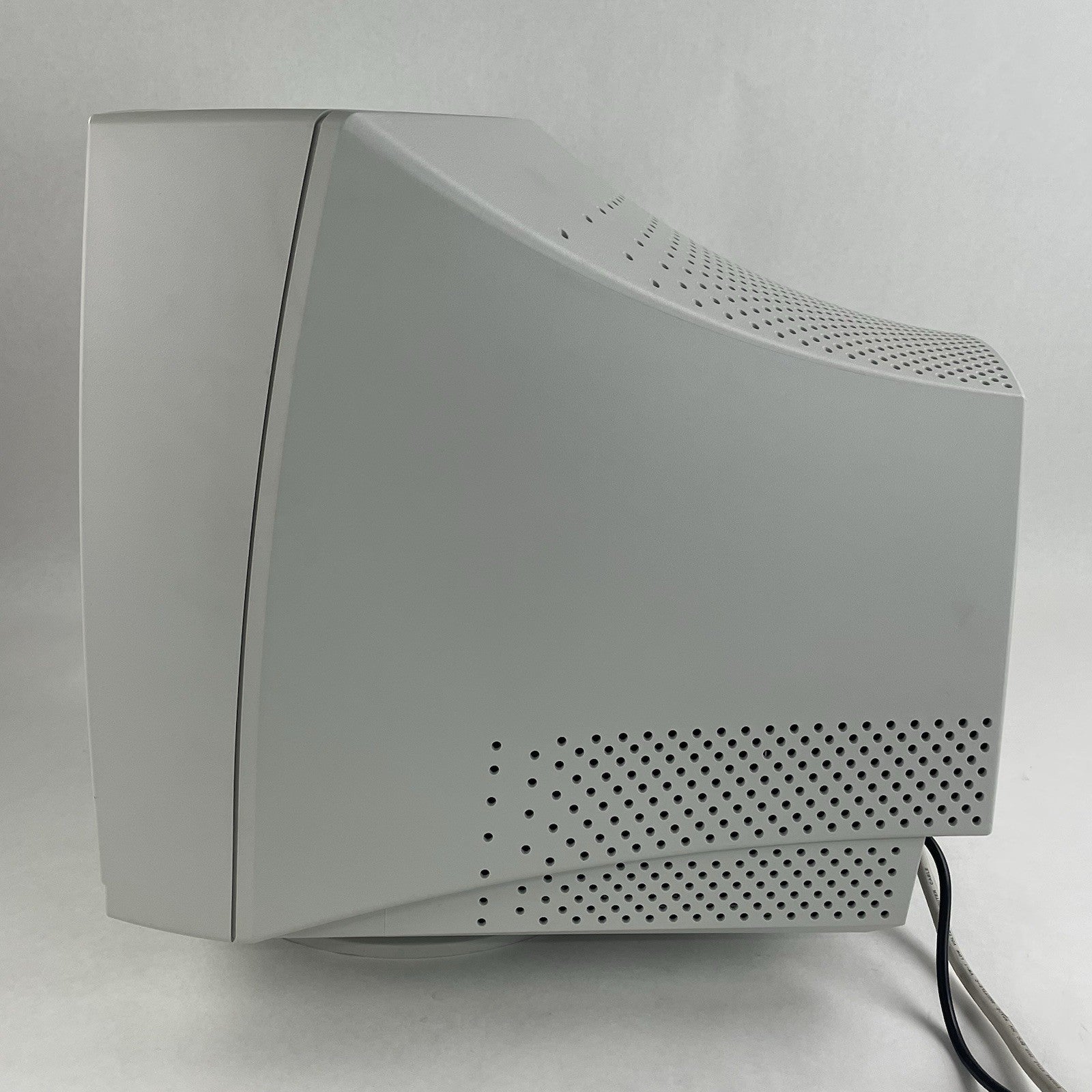 NEC AccuSync 90 17.5" AS90 N903 VGA 85hz CRT Tested7