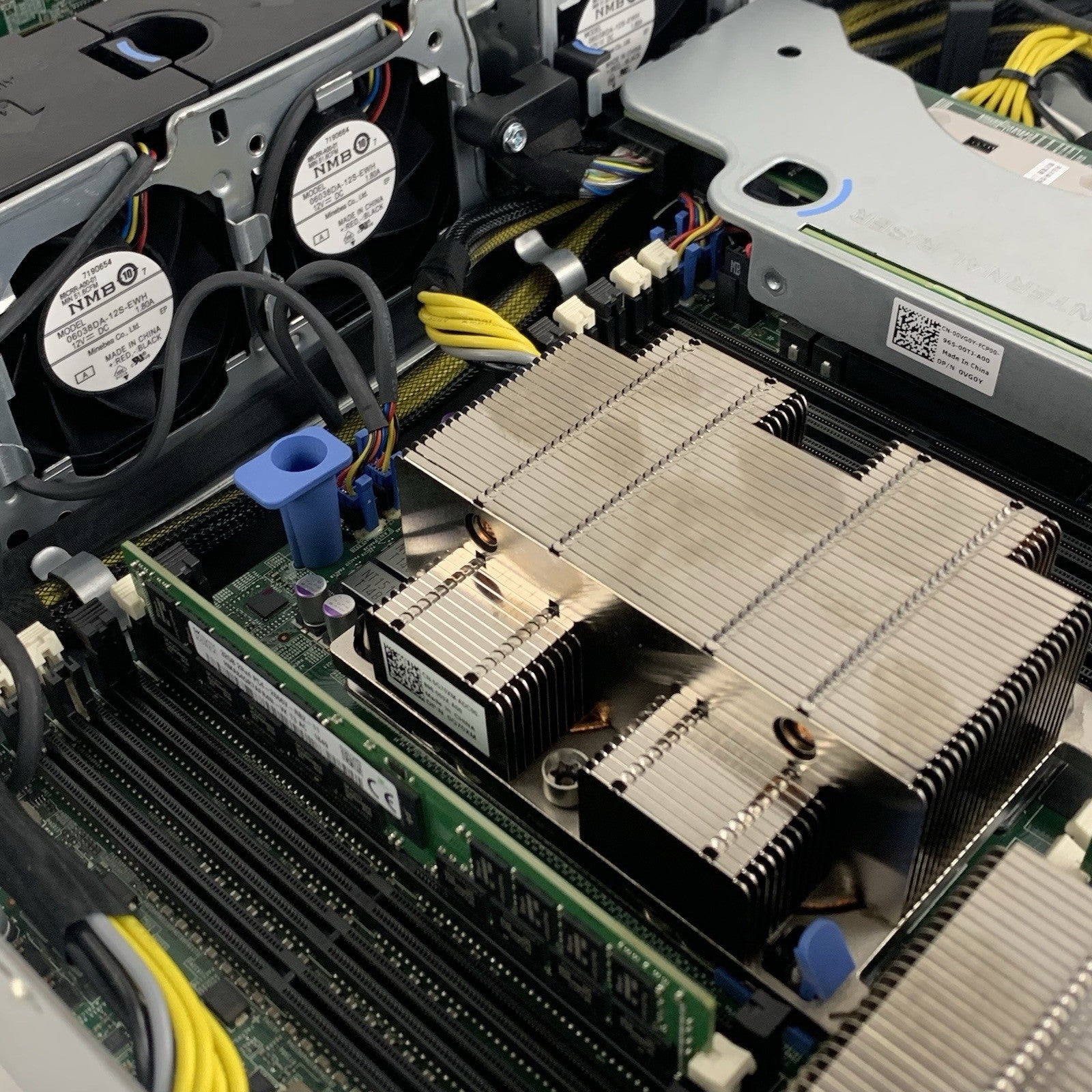 Dell EMC PowerEdge R540 Server 2x Silver 4114 2.10 GHz 64 GB RAM No HDD No OS15