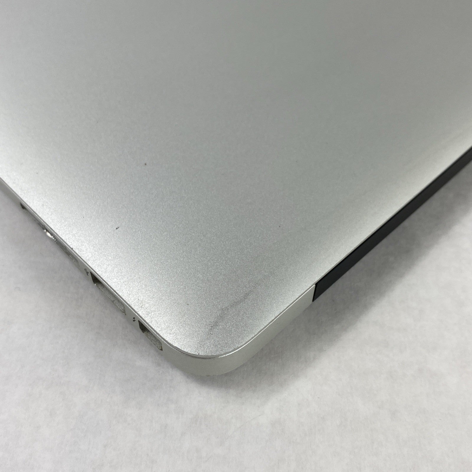 Apple MacBook Air A1466 2012 13" 1.7GHz i5 4GB RAM 60GB SSD os10.15.7 273 Cycles