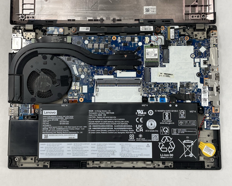 Lenovo ThinkPad T14 Gen 2a 14" Ryzen7 Pro 5850U 1.90 GHz 16 GB RAM No SSD/OS/AC