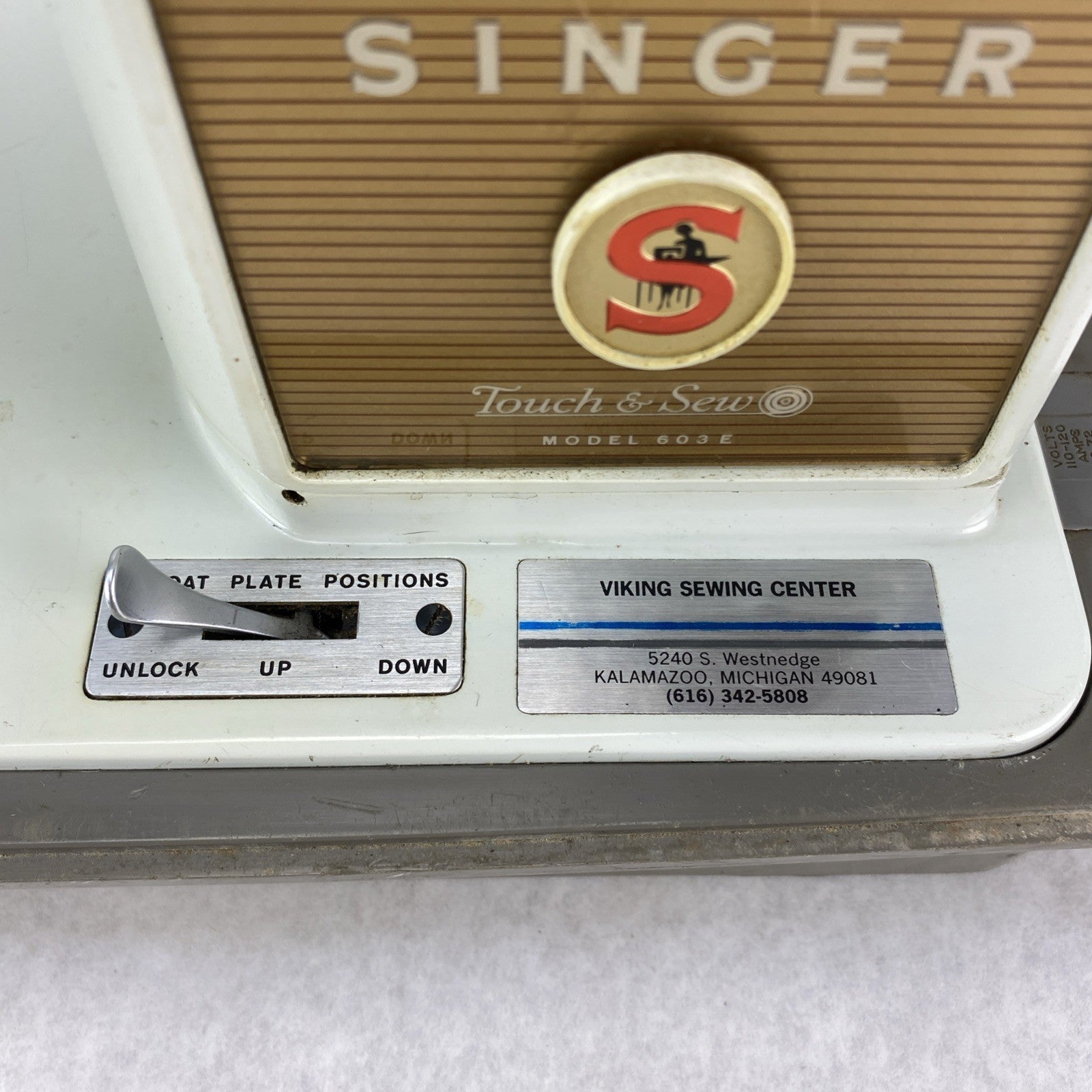 Vintage Singer Touch & Sew 603E Sewing Machine With Pedal - Viking Sewing Center9