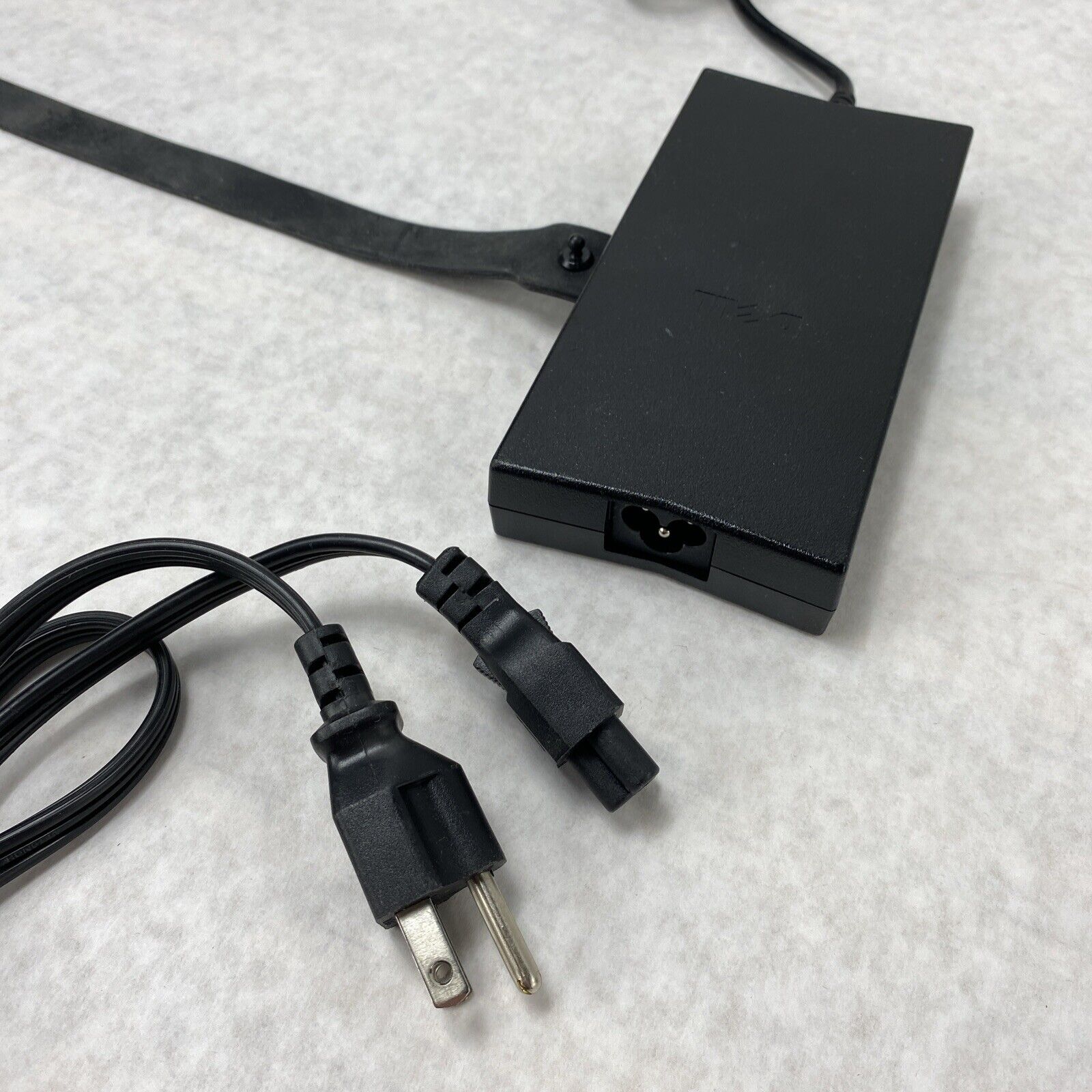Lot of 30 Genuine Dell DA130PE1-00 130W 19.5V 6.7A AC/DC Adapter w/ Power Cable