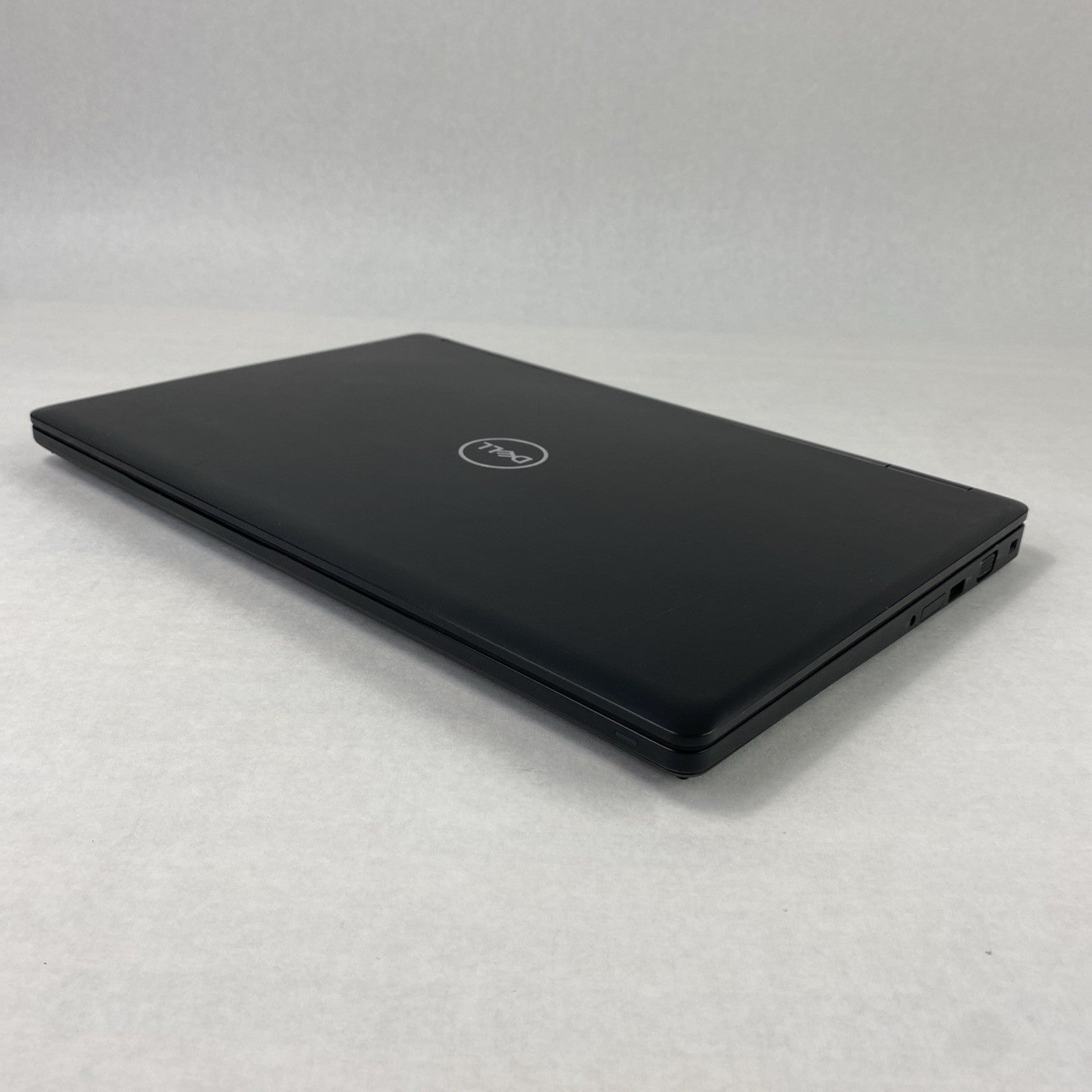 Dell Latitude 5590 Intel Core i5-7300U 2.60 GHz 8 GB RAM 15.6" No HDD No OS