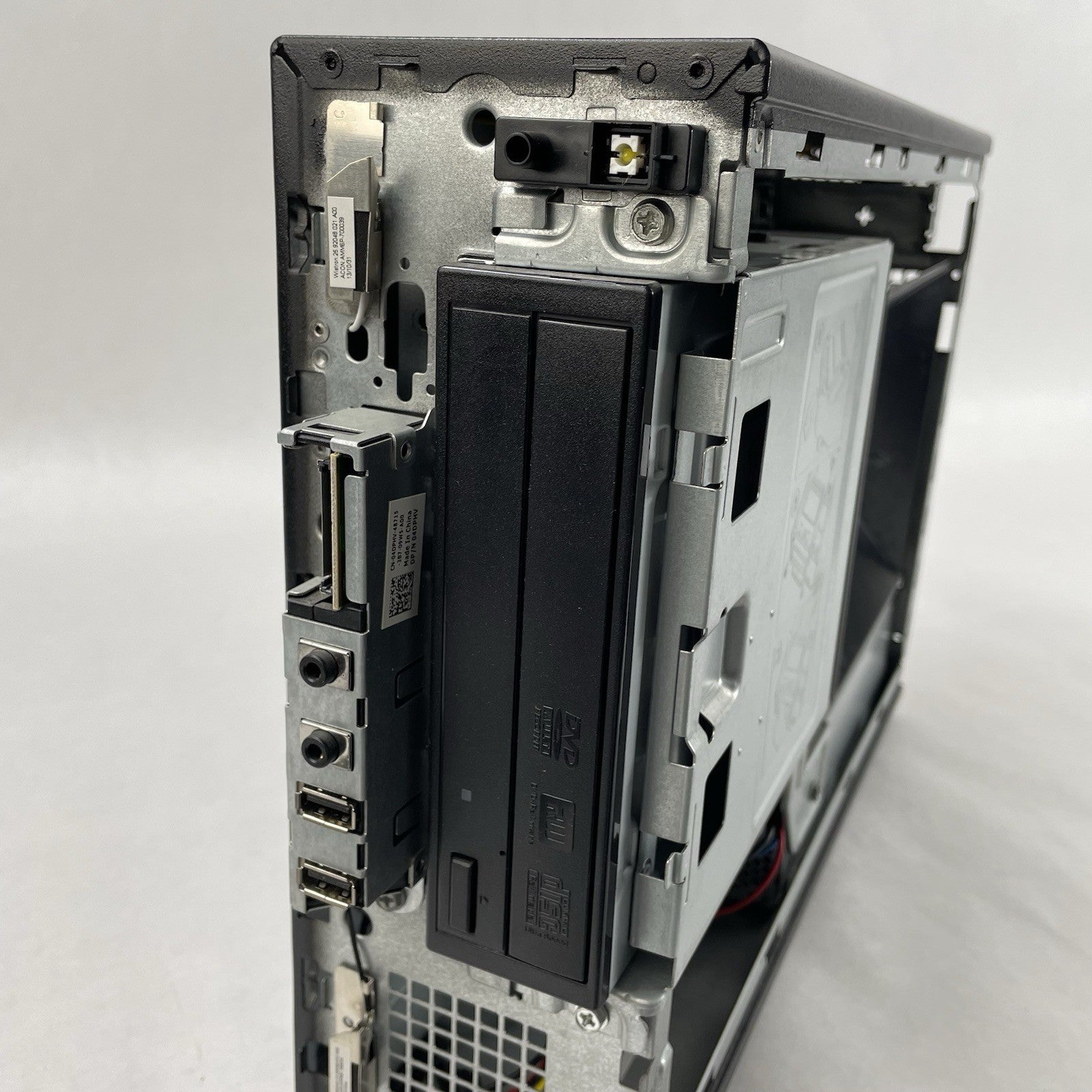 Dell Inspiron 3647 SFF Pentium G3220 3.00 GHz 4GB RAM No HDD/OS - Bad IO Cover3