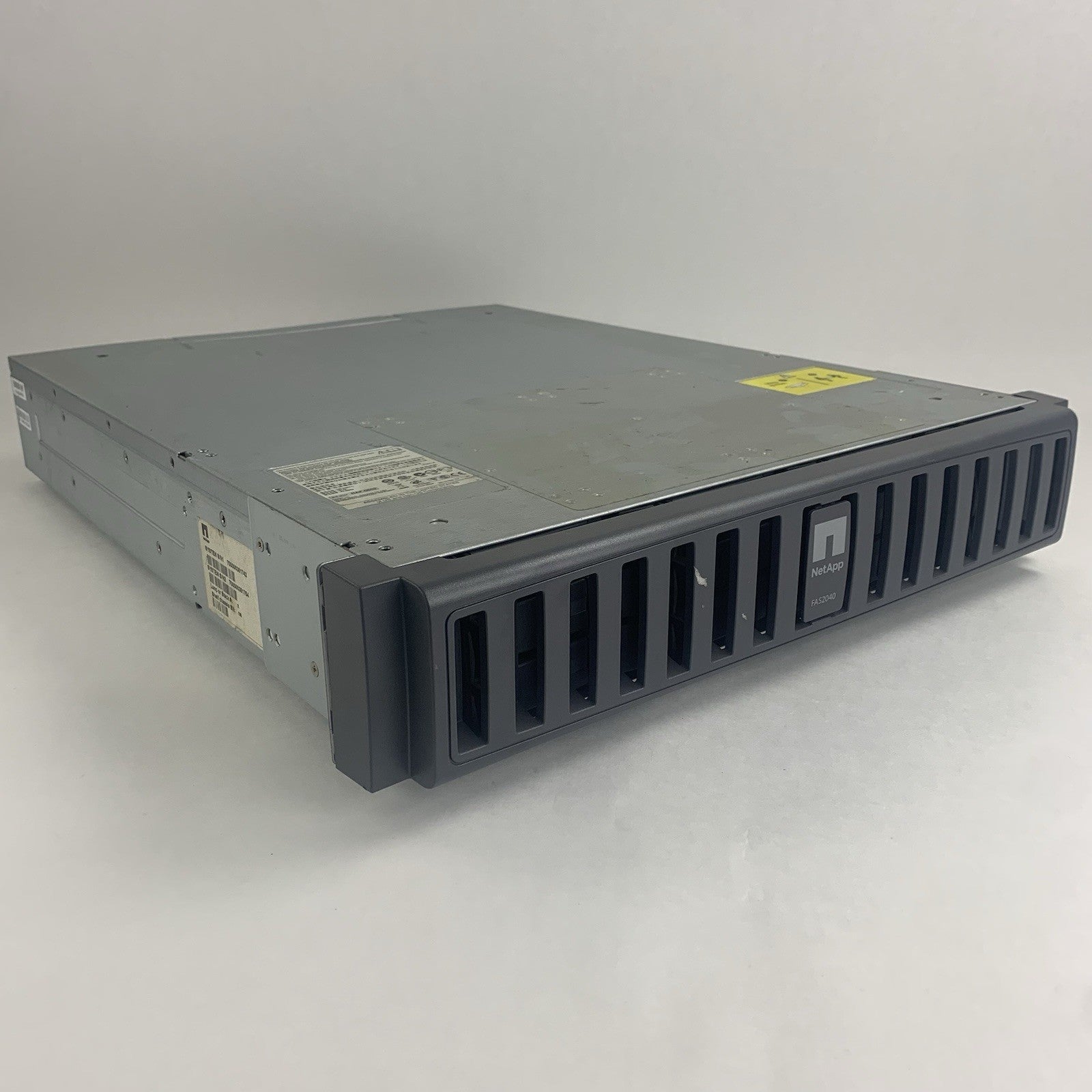 NetApp FAS2040 NAF-0602 Storage System 2x PSU No HDD No Controllers0