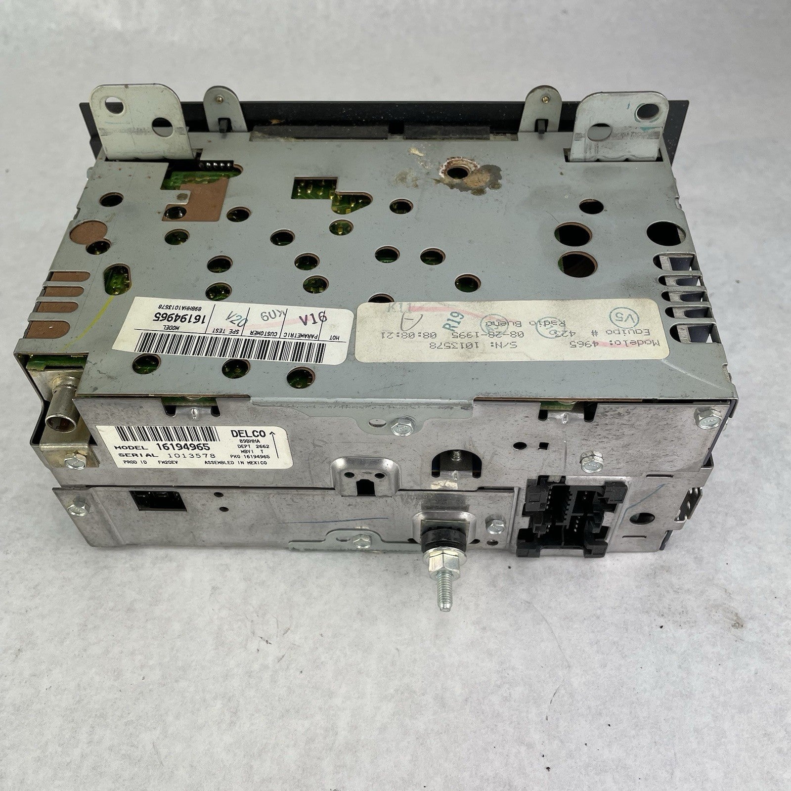 GM Delco AM Mono FM Stereo Cassette Untested