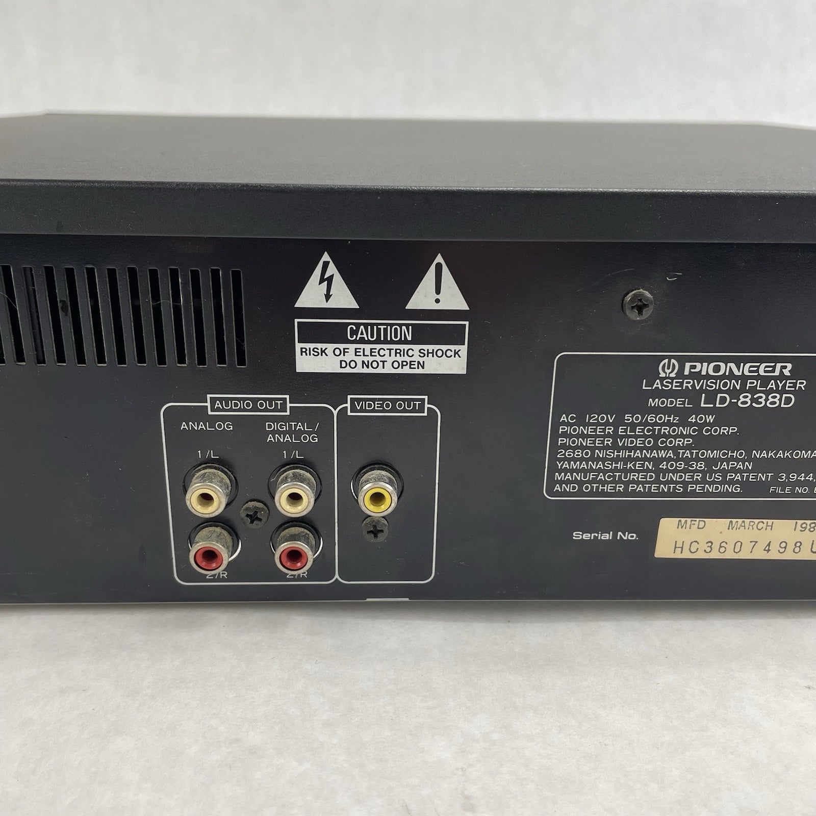 Pioneer LD-838D Laservison Laser Disk PLAYER  LD-838D For Parts