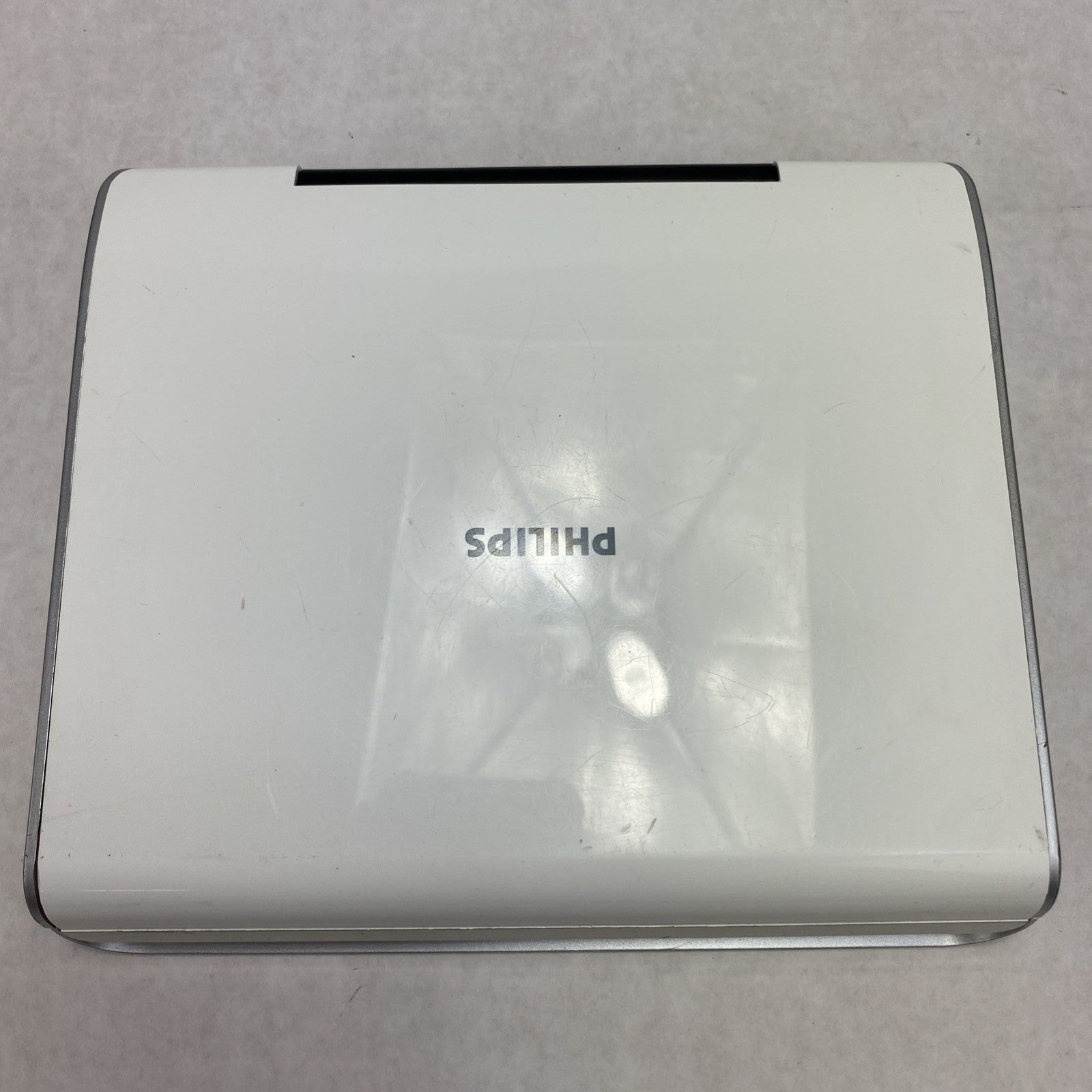 Philips PET724 Portable LCD DVD Player - Tested And No Remote3