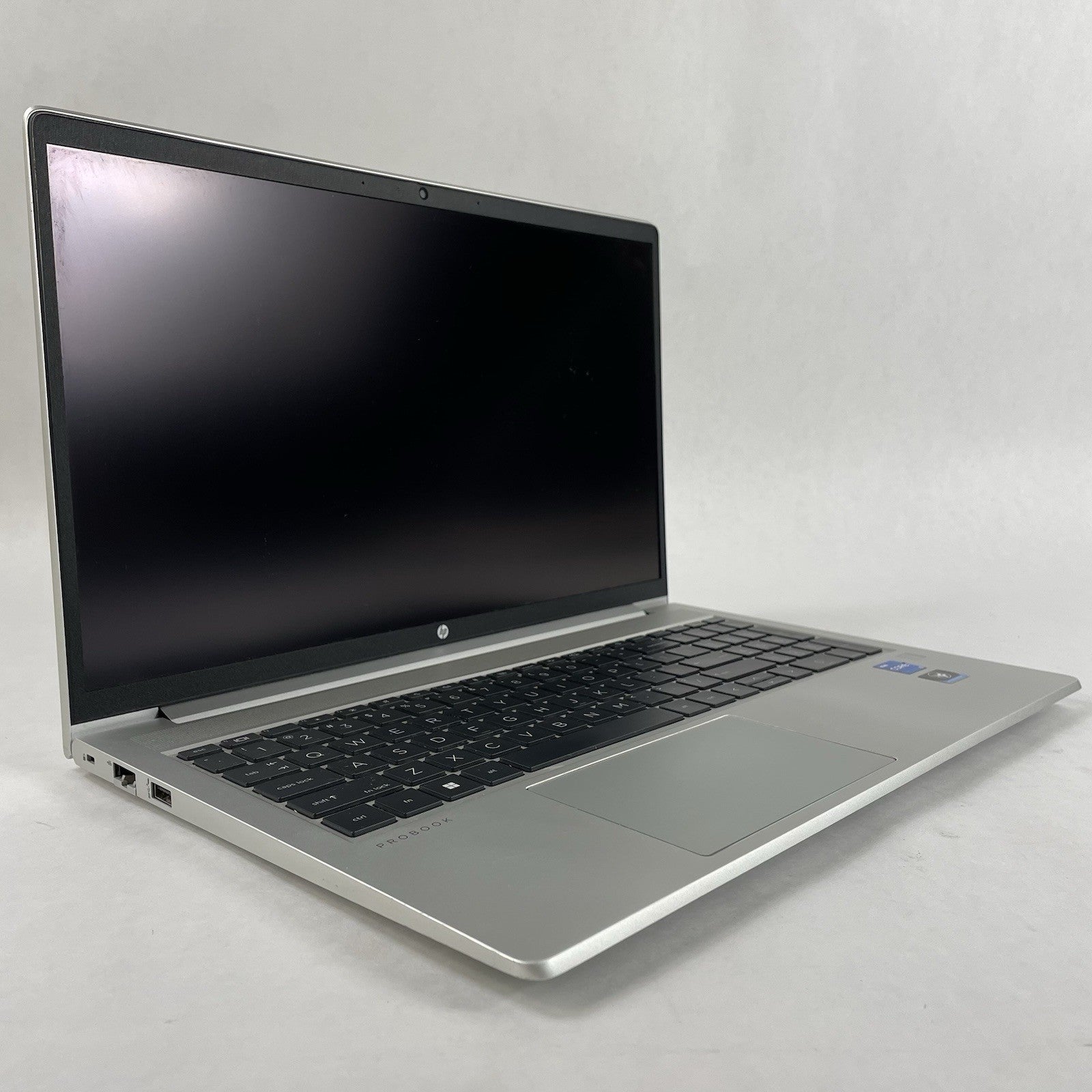 HP ProBook 450 G8 15.6" i5-1135G7 2.40 GHz 8 GB RAM No SSD/OS/AC - Worn0