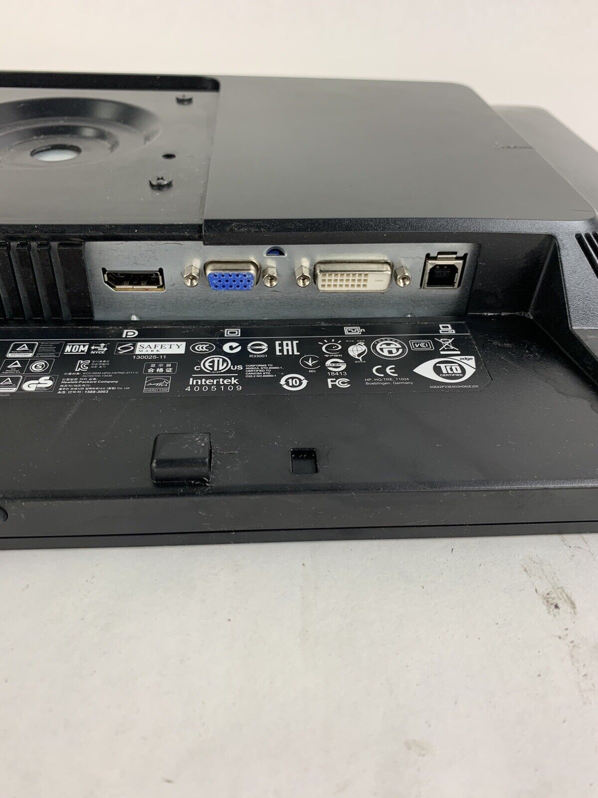 HP E231 EliteDisplay 23 in Monitor FHD LED Backlit LCD Screen VGA DVI