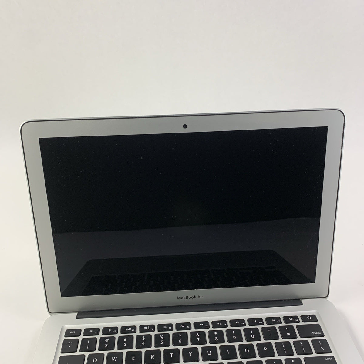 Apple Macbook Air A1466 2017 13.3" 1.8GHz i5 8GB RAM 121GB SSD OS Monterey 12.64