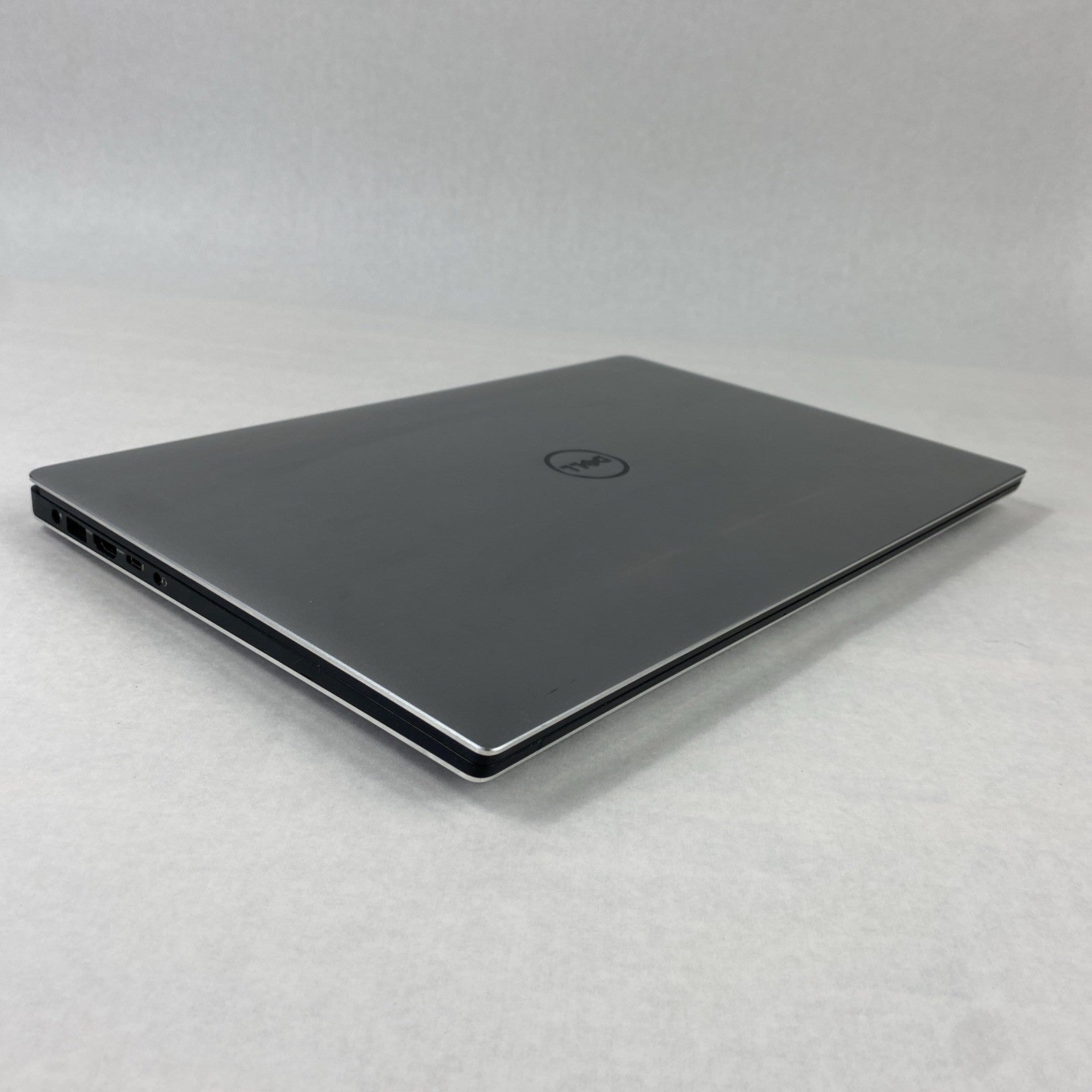 Dell Precision 5510 Core i7-6820HQ 2.7 GHz 8GB RAM 15.6" No Battery No HDD No OS