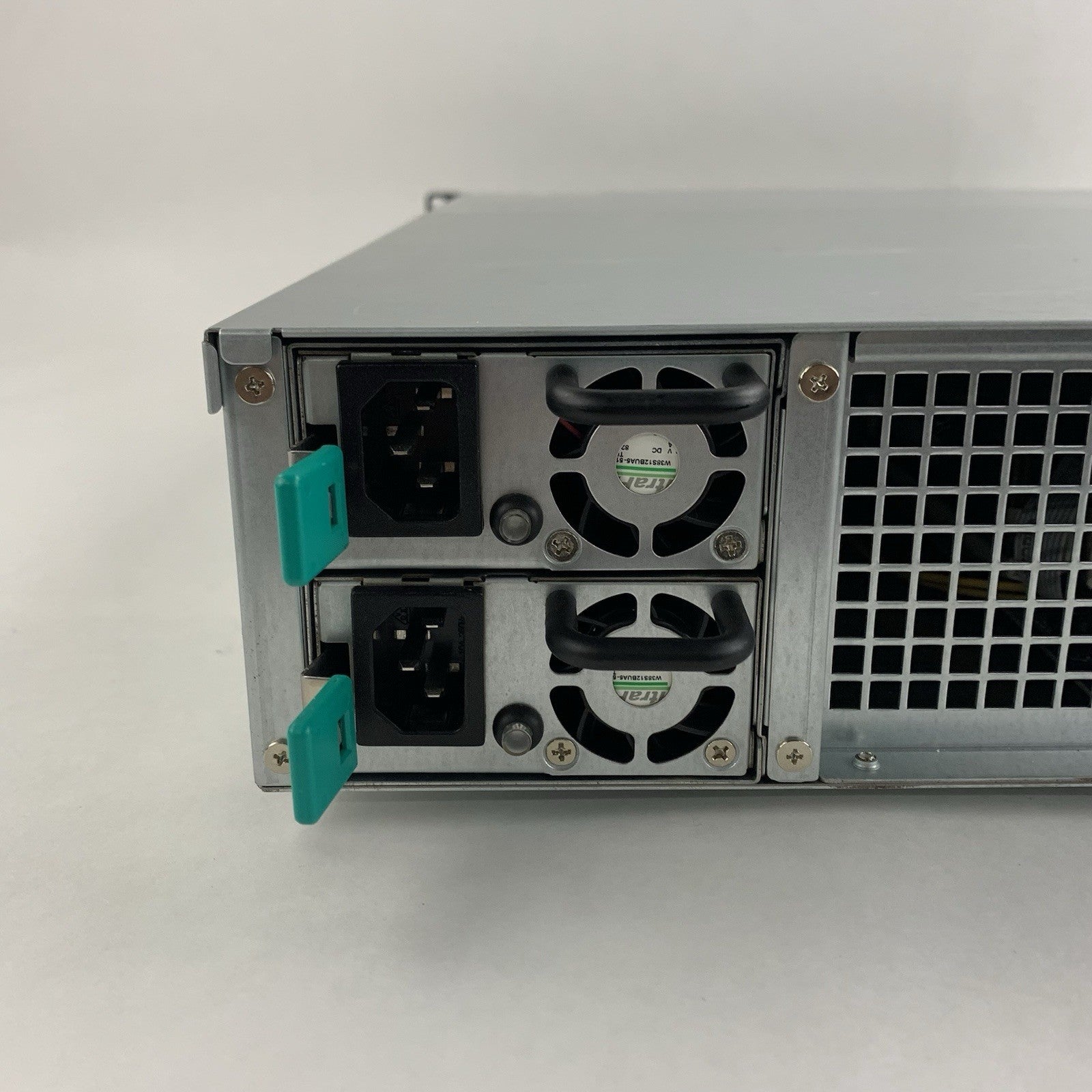 Synology RS18017XS+ RackStation 12-Bay 1x D-1531 2.2 GHz 16 GB Ram No OS No HDD7