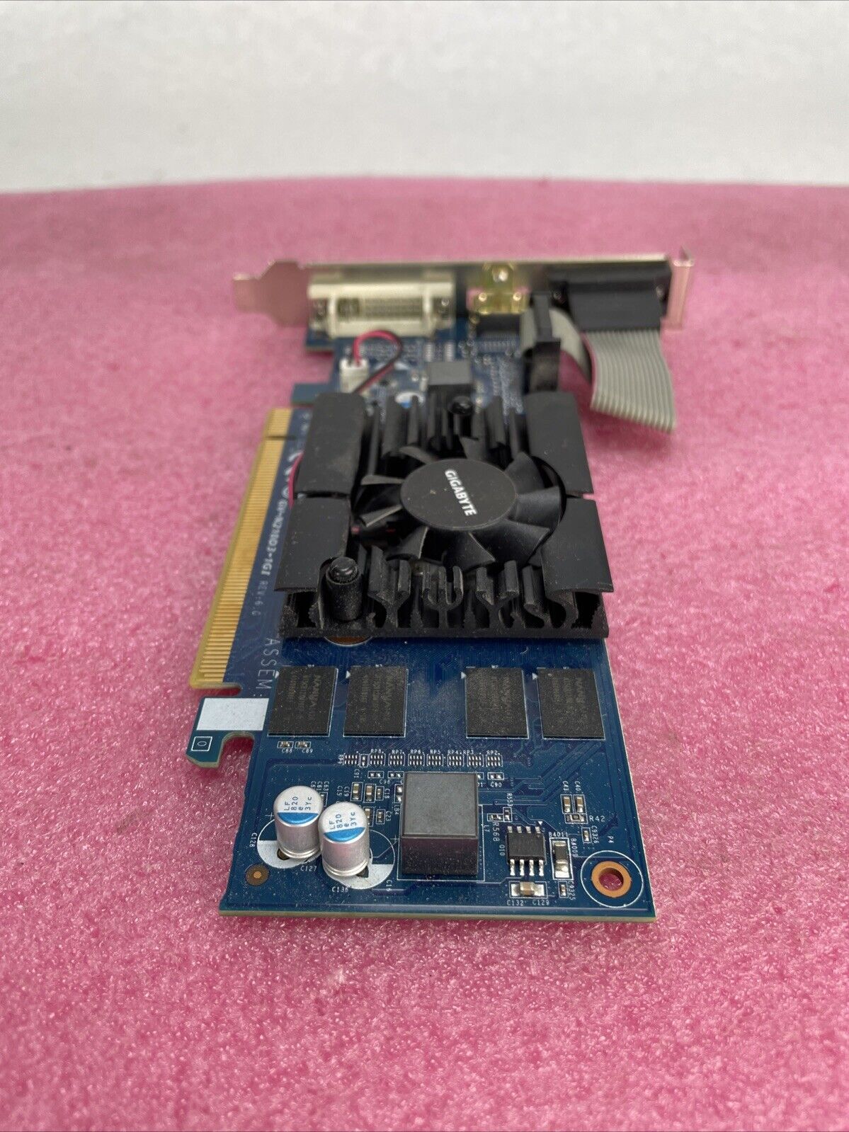 Gigabyte GV-N210D3-1GI NVIDIA GeForce 210 1GB GDDR3 PCIe Graphics Card
