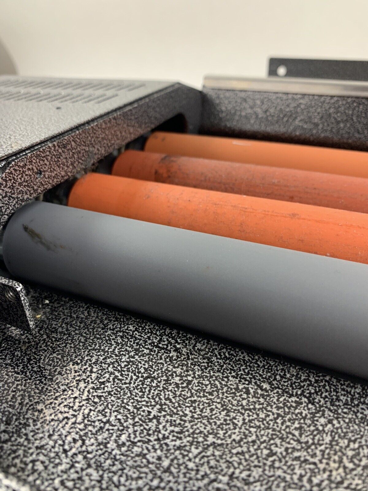 James Burn SpeedyLam 330R10 High Speed Pouch Laminator Powers, Heats, Bad Screen