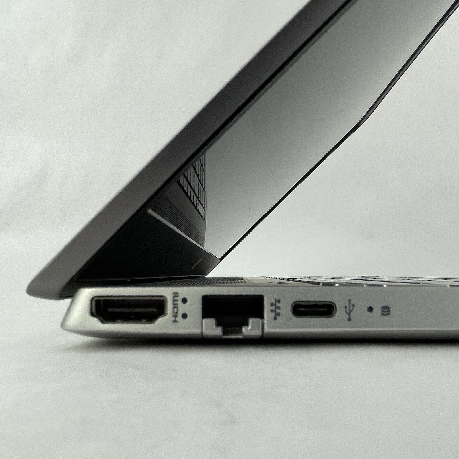 HP Pavilion 15-cs2082cl 15.6" i7-8565U 1.80 GHz 8 GB RAM No SSD/OS/AC4
