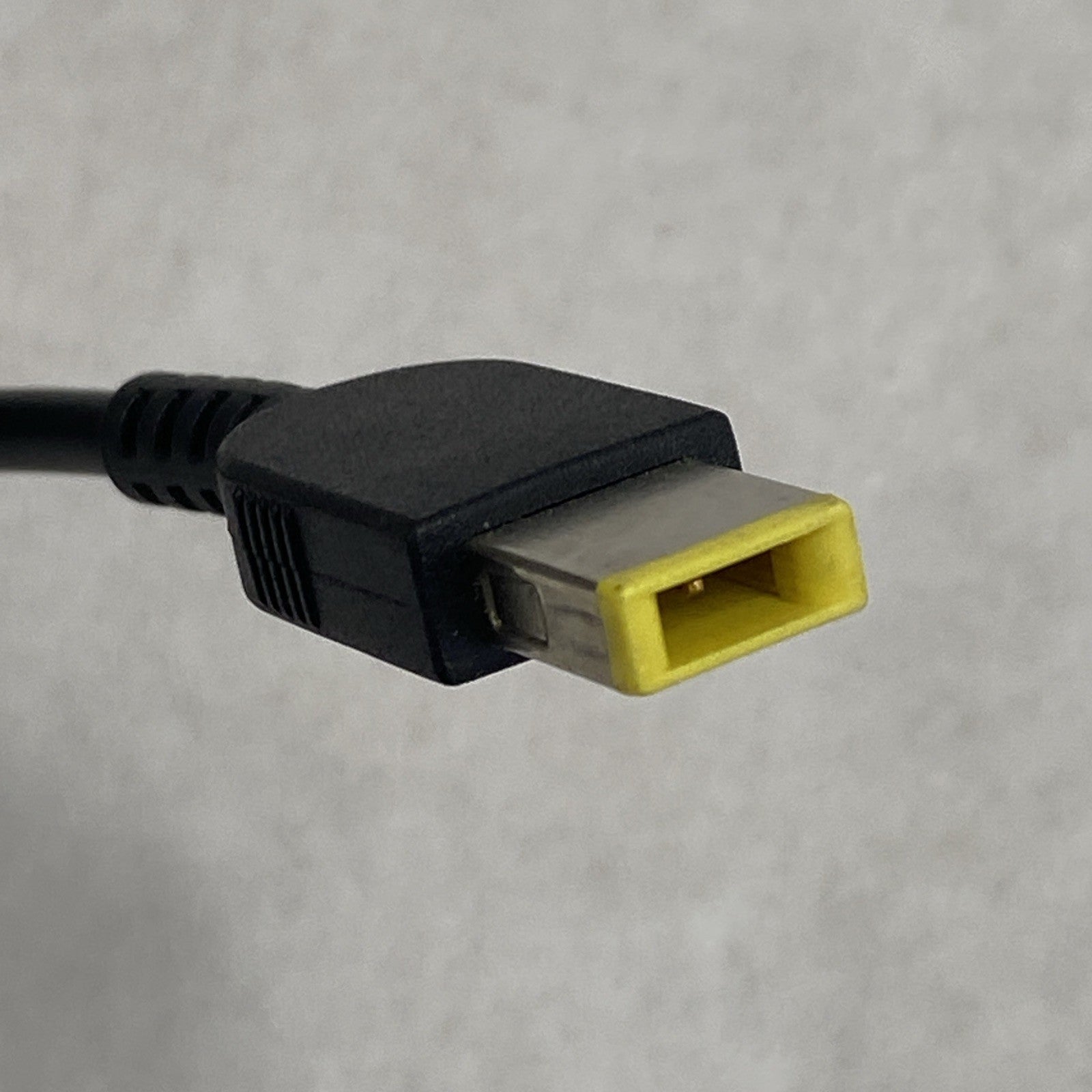 Lenovo ADL135NLC2A 135W 20V 6.75A Yellow Square Tip AC Adapter (Lot of 10)