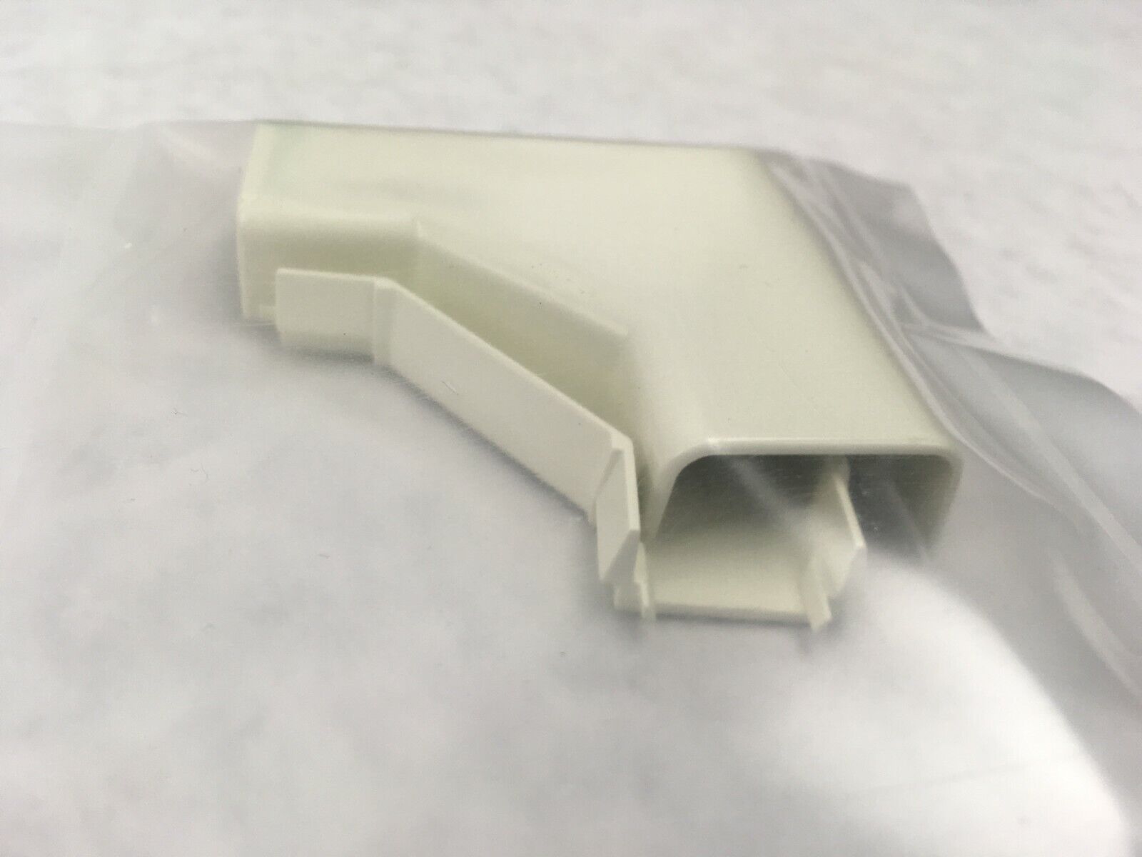 Panduit Pan-Way PRAF3WH-X Right Angle FIT PD3 (Box of 10)