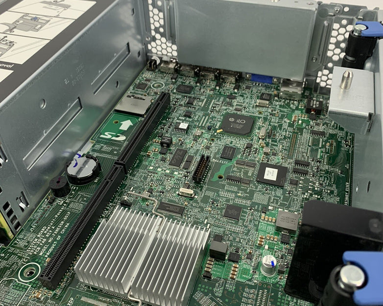 HP ProLiant DL 380p Gen8 2x Xeon E5-2620 2.0 GHz 96 GB RAM No HDD No OS