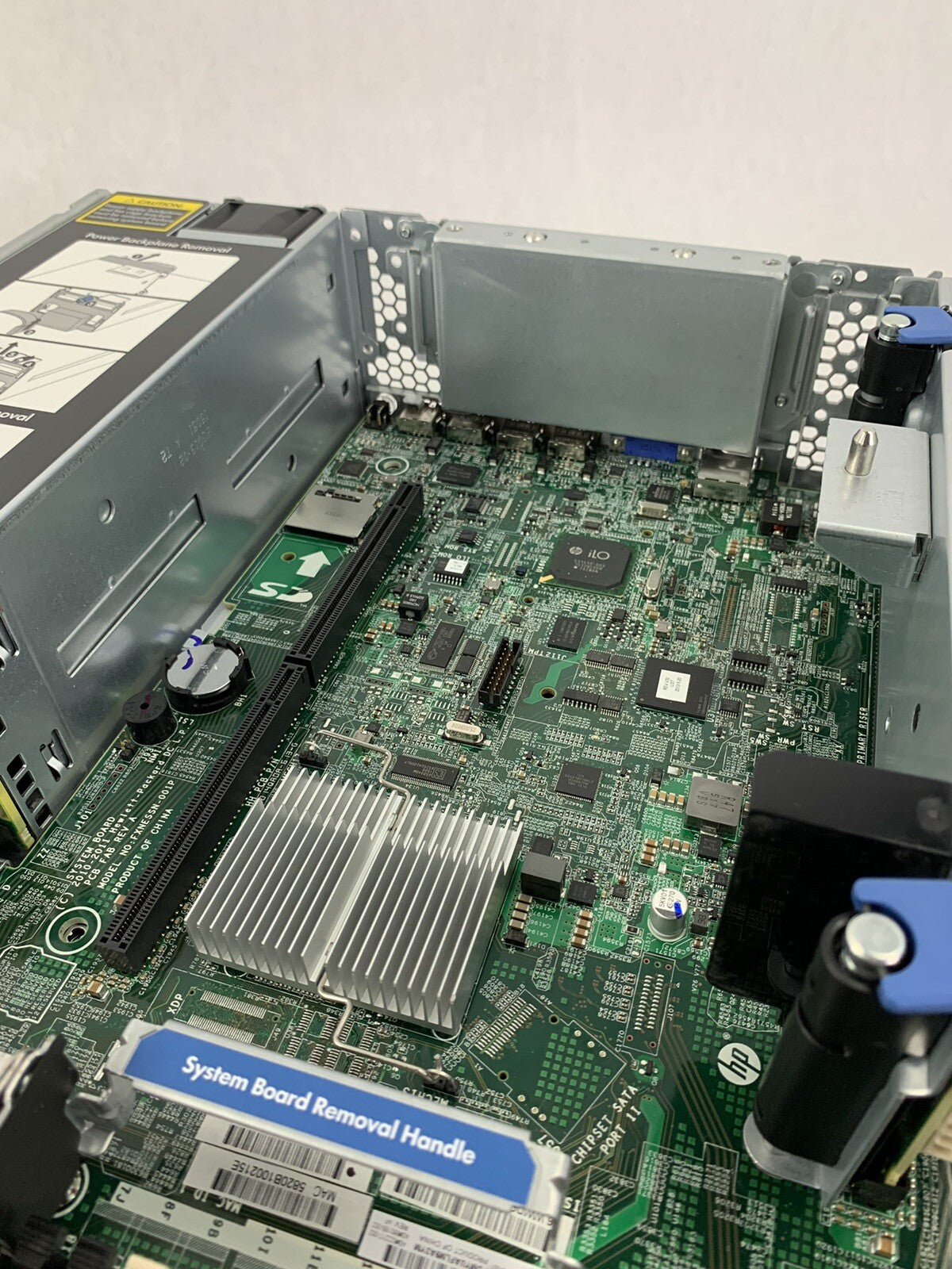 HP ProLiant DL 380p Gen8 2x Xeon E5-2620 2.0 GHz 96 GB RAM No HDD No OS