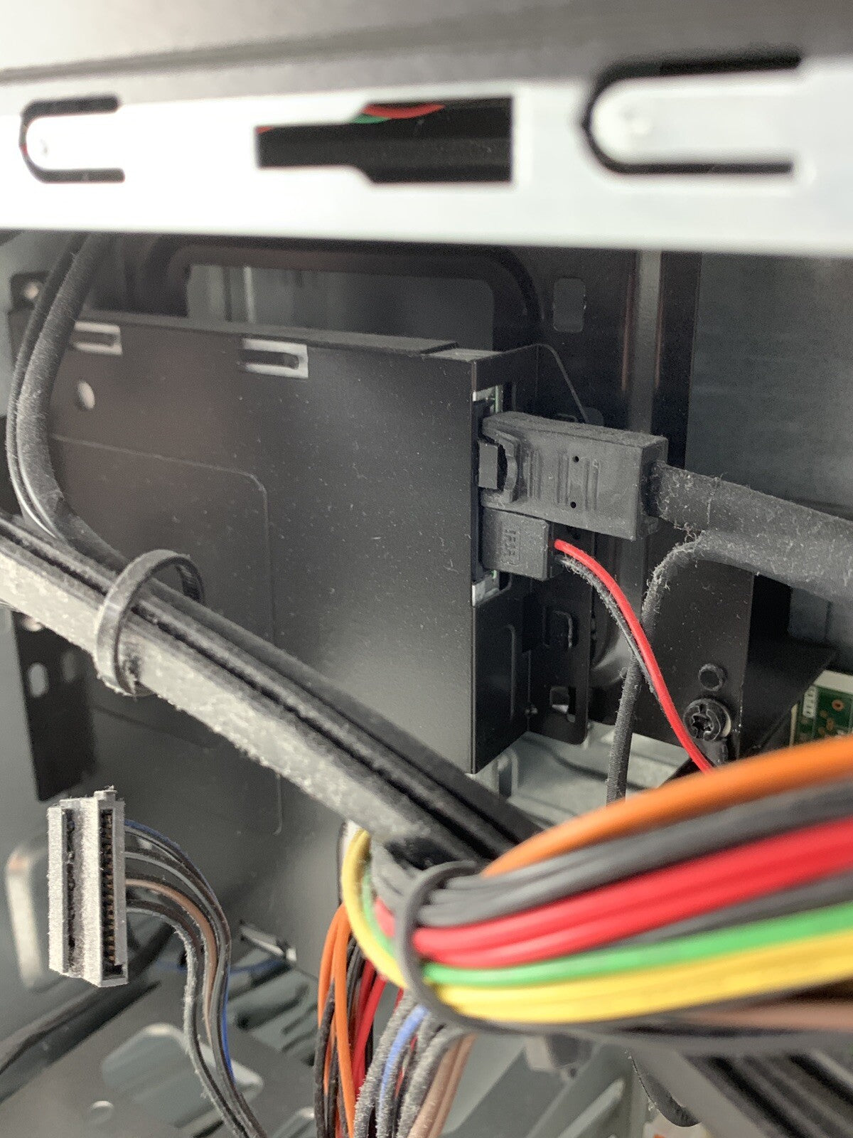 HP ENVY 750-114 MT Desktop i5-6400 2.70 GHz 12 GB Ram No OS No HDD