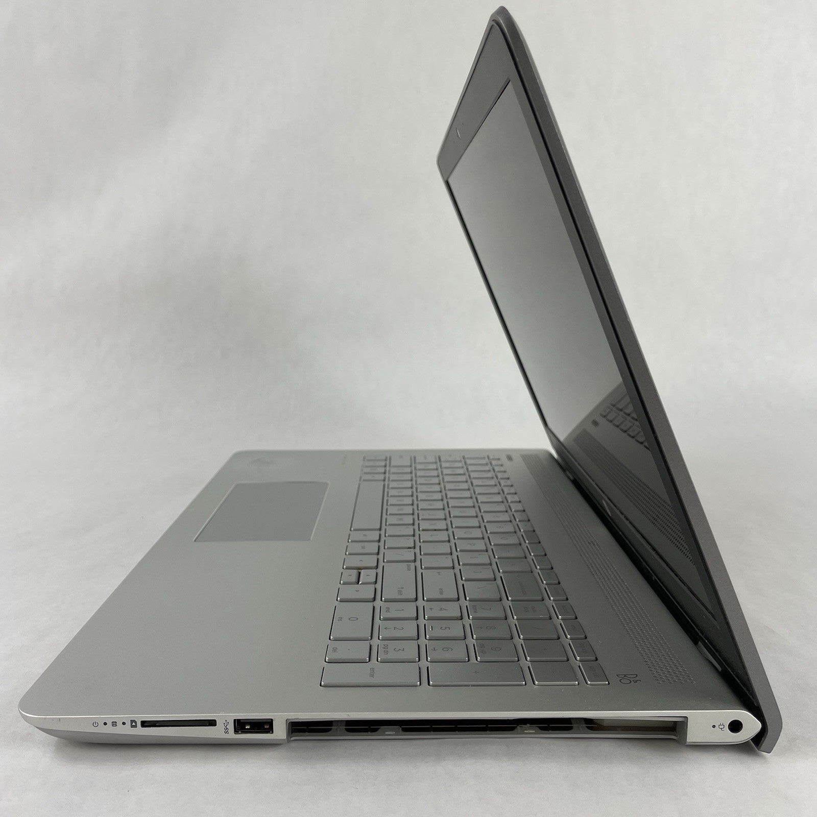 HP Pavilion 15-cc123cl 15.6" i5-8250U 1.60 GHz 8GB RAM No SSD No OS - Bad Bottom5