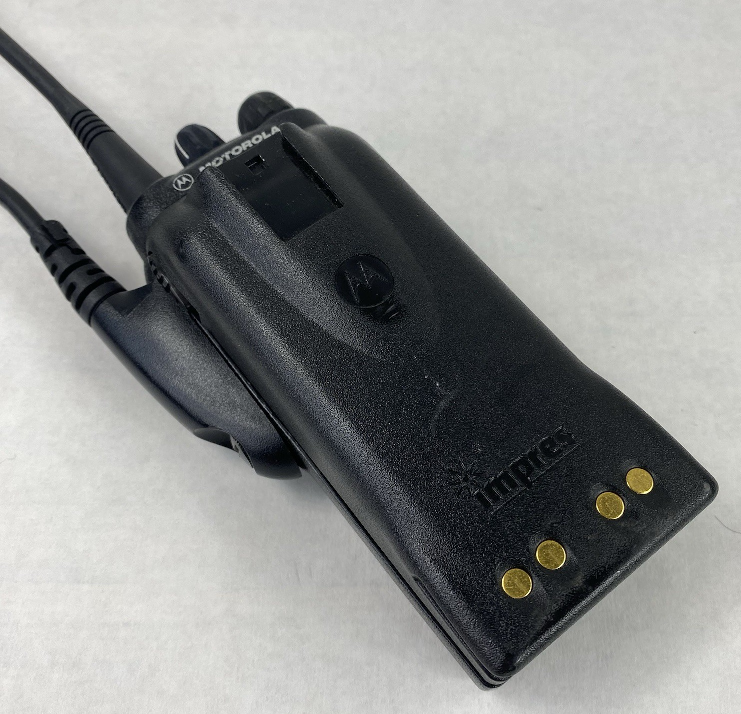 Motorola HT1250 LS + AAH25RDH9DP7AN Two Way Radio with Battery and Mic Untested