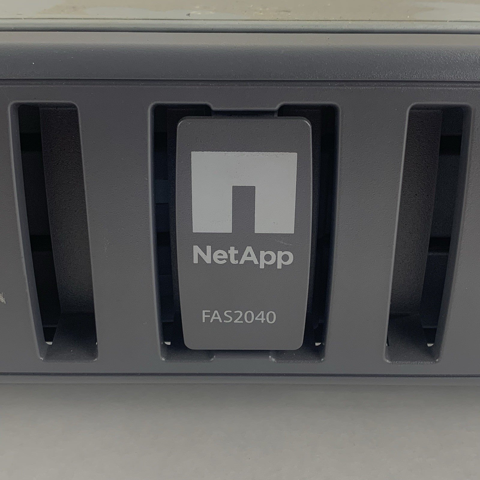 NetApp FAS2040 NAF-0602 Storage System 2x PSU No HDD No Controllers2