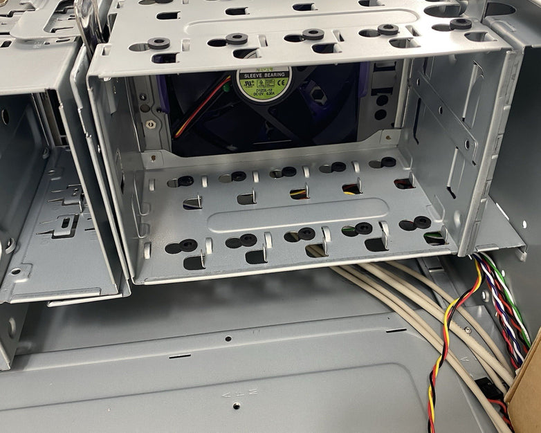 ASUS Ascot 6AR6-F Mid ATX Computer Case No Power Supply