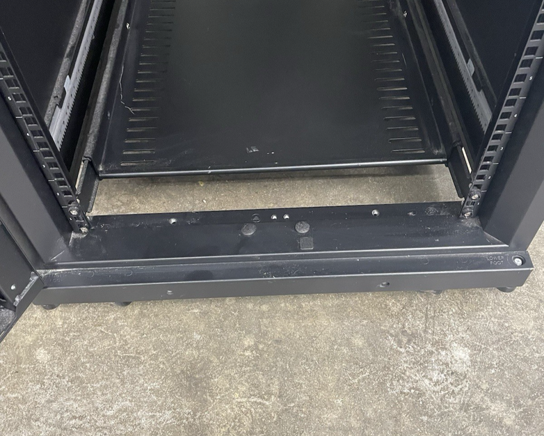 APC AR3104 Server Rack Enclosure w/ Keys
