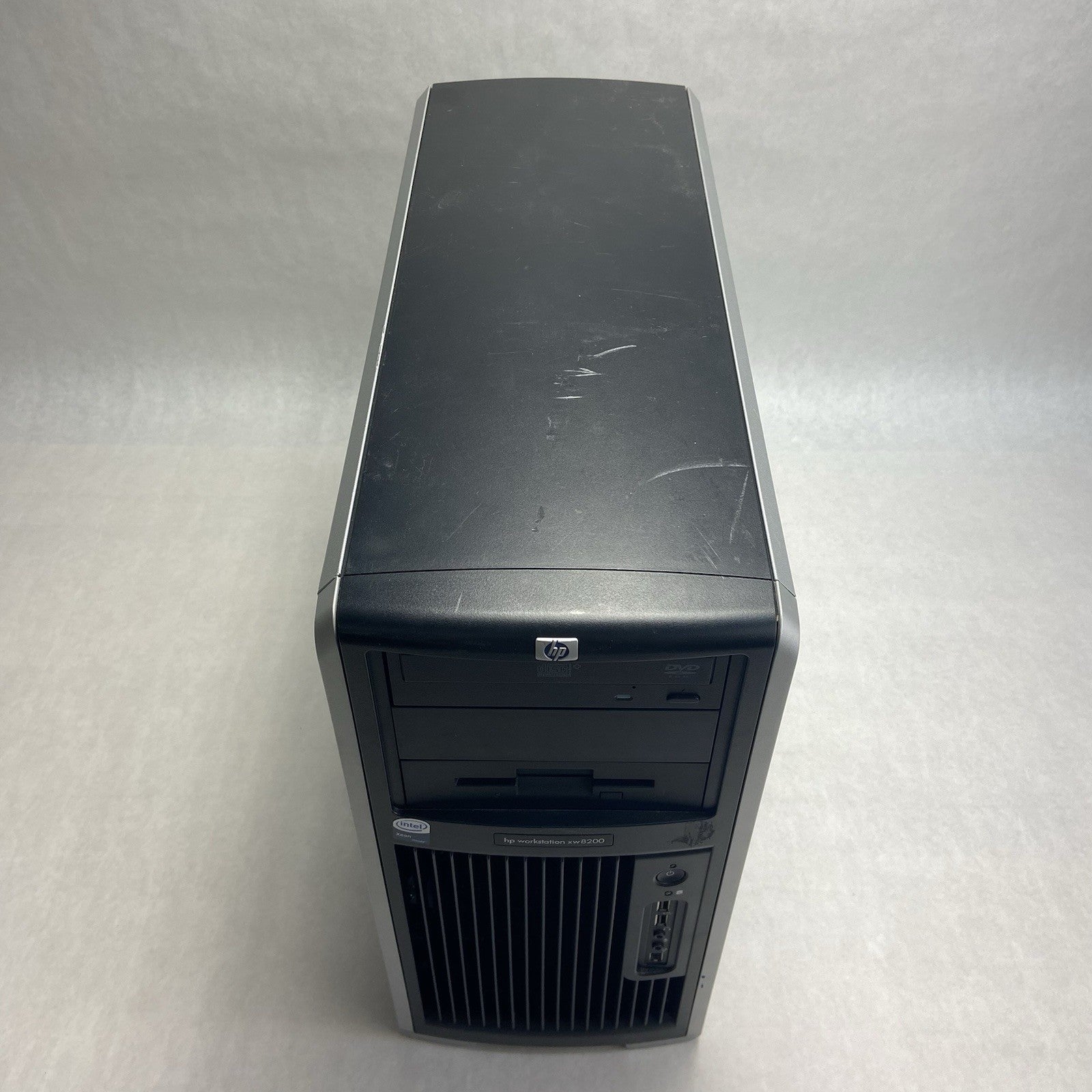 HP Workstation xw8200 MT 2x Intel Xeon 3.2GHz 3GB RAM No HDD No OS Quadro NVS 282