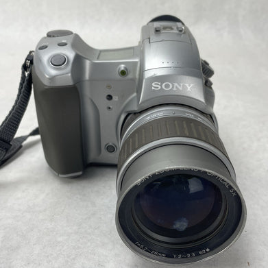 Sony DSC-D700 Digital Still Camera Tested Lens Issue