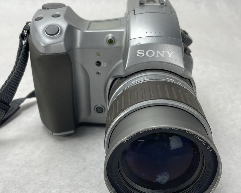 Sony DSC-D700 Digital Still Camera Tested Lens Issue