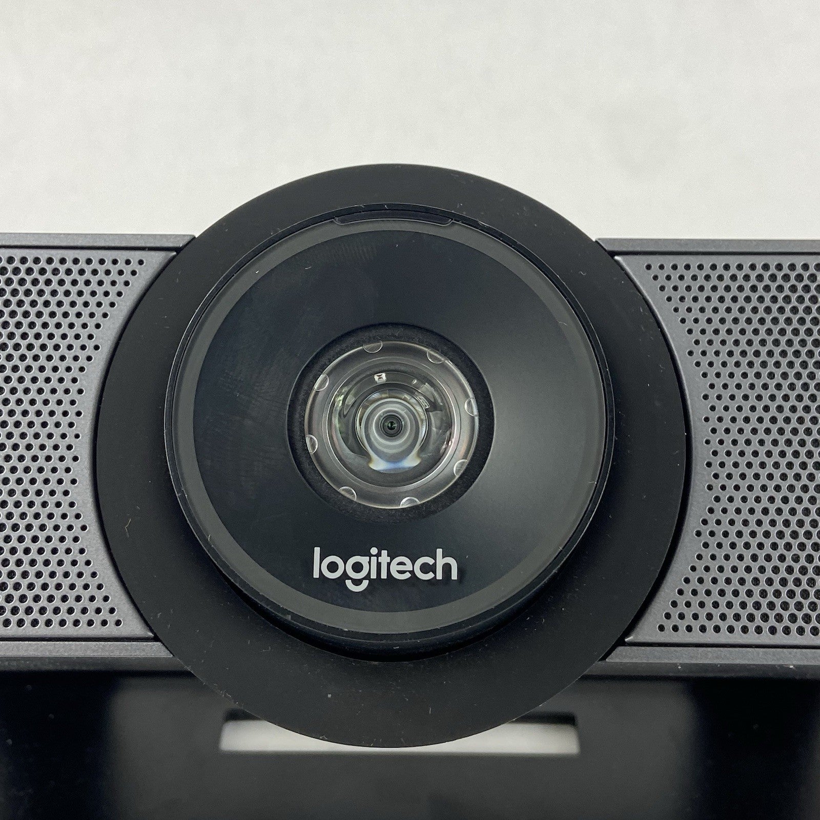 Logitech MeetUp V-R0007 4K Conference Camera Speakerphone2